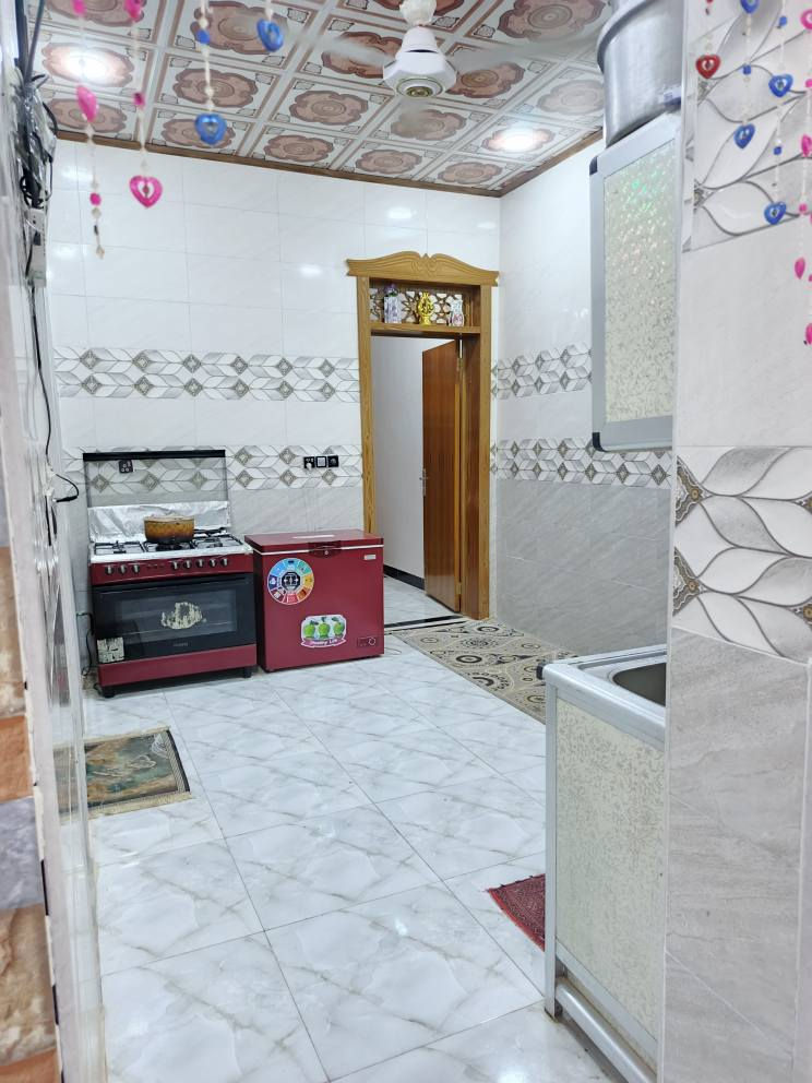 عروض النجف 📢بيت مساحه 100متر النداء شريط الموظفين ينباع مبادرة وينباع نقد طابق واحد يحتوي ؏ _استقبال وصاله ومطبخ وغرفه وصحيات داخليه وخارجيه استفسار خاص(***********) النجف, العراق
