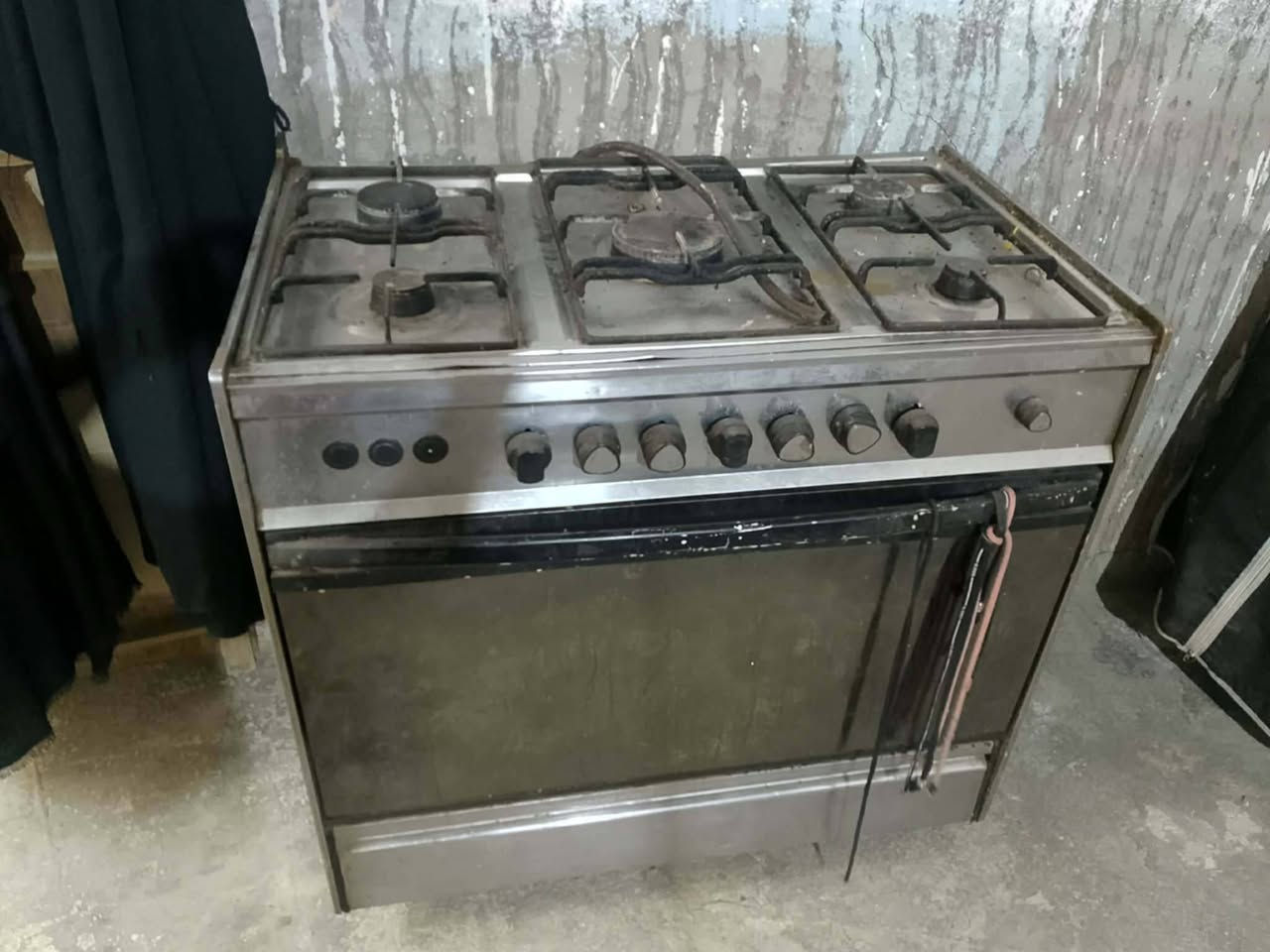 للبيع طباخ  نضيف شغال عل فحص ضرر بس عين قاعدة جوة مكسورة رايدة 75 وبي مجال حق الجيه عنواني كوفة سايدين ميثم بيع مستعجل


**إذا كنت صاحب هذا الإعلان وتريد حذفه لأي سبب، رجاءا أرسل رسالة إلى الدعم الفني**