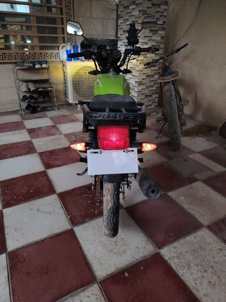 دراجة اوراق استنساخ بحالة الوكالة ما مشتغلة دلفري وما متعوبة مال بيت  برغي واحد ما مفتوح بيها 
سعرها 950 بيها مجال جدا بسيط
مكاني حلة شارع 60(سبب البيع لعدم الحاجة)
*********** حلة, بابل
