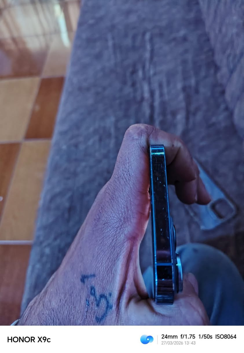 سلام عليكم للبيع ايفون 13برو ماكس ذاكره 256بطاريه 82جهاز وتر كله  بلادي نضافه 80/100 فقط ضهر مكسور يتبدل ال بلادي اب 20الف سعر جهاز قفل بدون معامله 590 متواجد عل رقم ***********
