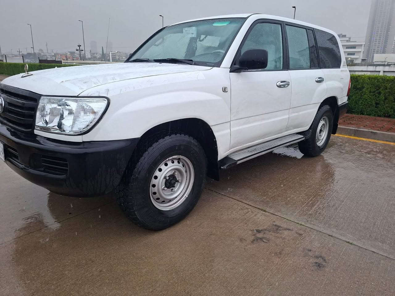 سەرەتا بەناوی خودا❤️❤️
ئەدمین گیان🫀🌸
مۆنیكا  سێ ڕوعب.  
مۆدیل/٢٠٠١
ئاڕم پلاستیكی سلێمانی
 ئاڕمو ئەوەلیات و خرامە بەشەرتت
موسو بڕاوە بەشەرتت 
گێڕو مەكینەی بەشەرتی فیتەر 
پێش گراین شەفت 
ئەكسلو دەبڵ ئەكسل بەشەرتت 
تەبرید مەركەزیە ❄️❄️
تەبریدو گەرمی 🔥بەشەرت 
چوار جام کارەبا
 سەلاجەیشە بەشەرت 
سپێر لەكۆڵە 
كارەبای هەموگیانی بەشەرت 
شوێنێكی نیە ئیشنەكات
 تەقەو ڕەقە بەشەرت 
قیرو سەرگڵی لا یەكێكە 
سەقفوشانی بۆیاخی نیە 
بەچواردەورا پەڵە پەڵەیەكی كەم بۆیاخی هەیە
 دەعمو لێدراوی پێوەنیە 
چوار ویلو تایەی لۆكی لەژێردایە 
سەیارەكە هیچ مەسرەفێكی تیانیە ماڵی دۆستە 
سعری (117)گەڵا كەمێك مەجال قیستو قەرزم. نیە 
ئاڵوگۆڕ ناكەم. بەس فرۆشتنە
 
سەیارەكە لەسلێمانیە 

ژم:*********** Singapore
