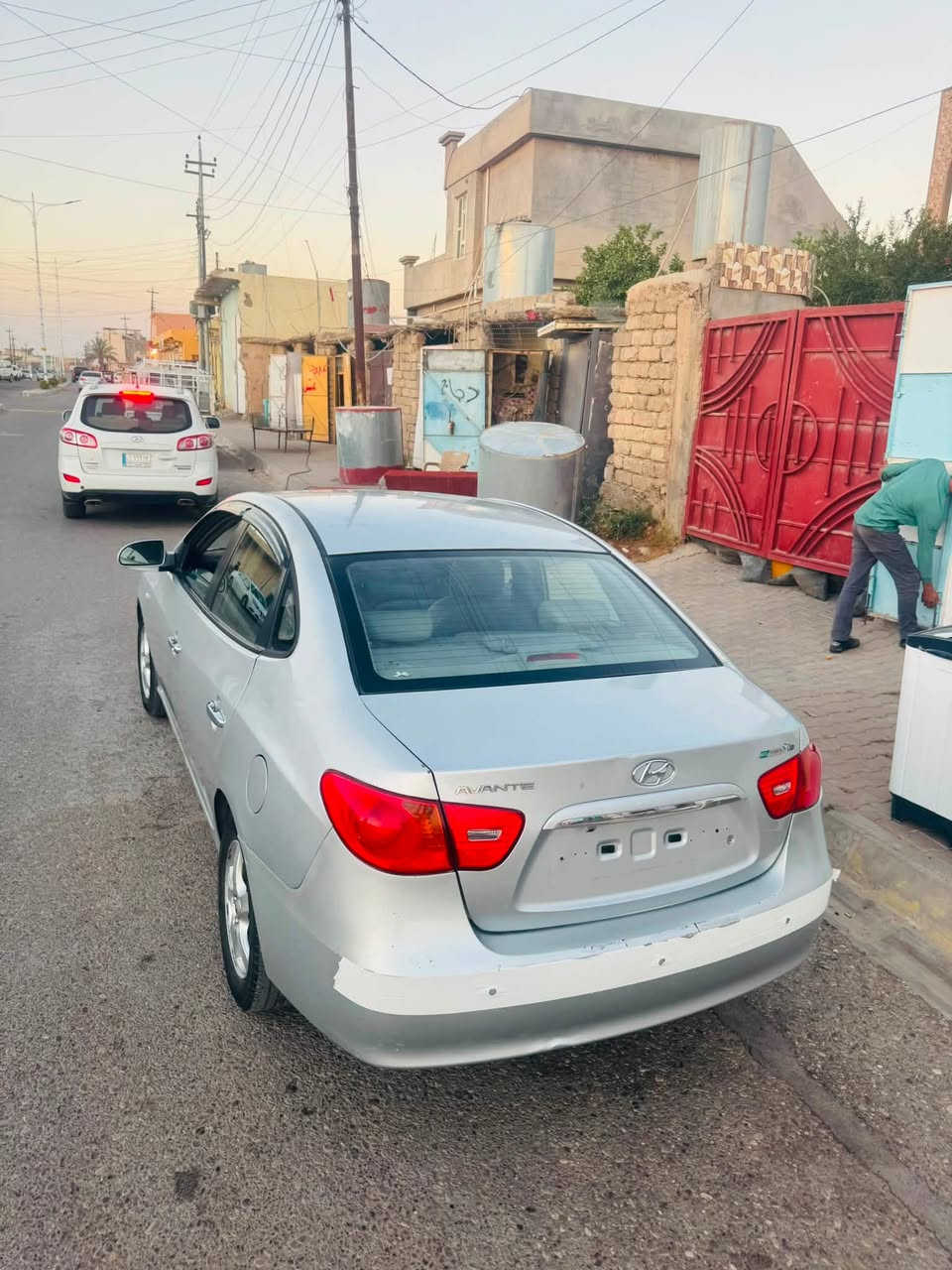 للبيع السياره نضافه فول صدر كير محرك كلو شرط جوز تواير خلفي ومامي جديد سياره حيل نضيفه ما تحط عليه برغي لستفسار رقم الهاتف ***********
