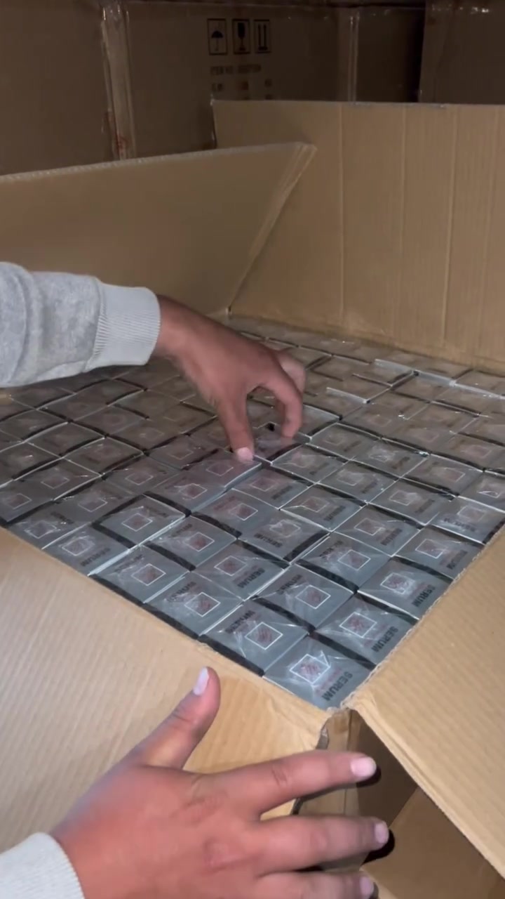 سيروم (A) 100 مل 
الكارتون تحتوي على 50 قطعة سعرها 155 الف دينار مع التوصيل مجاني
كارتون 100 قطعة 305 الف دينار مع التوصيل مجاني
توصيل لكافة محافظات العراق
للطلب والاستفسار ماسنجر أو واتساب 
***********
