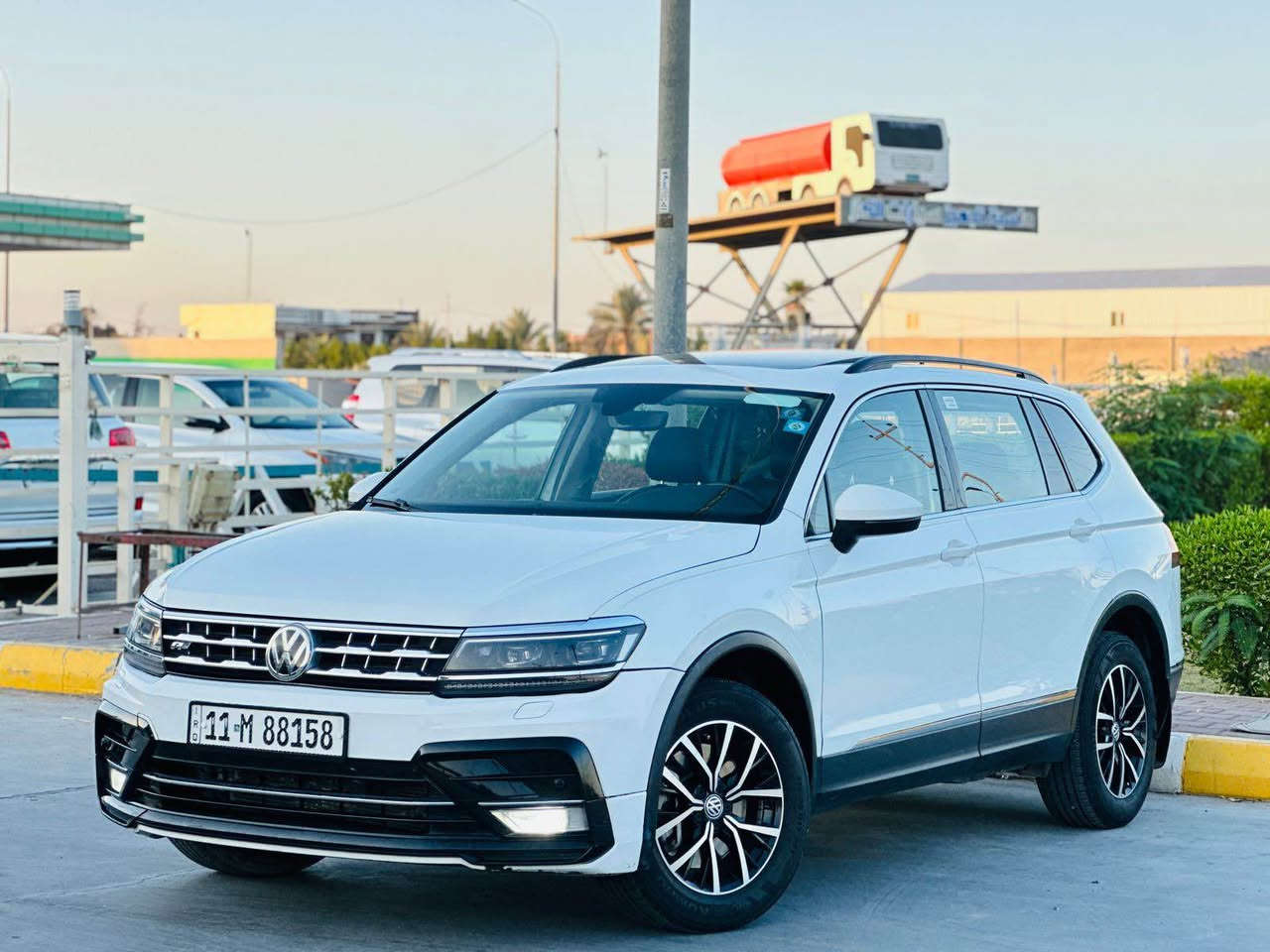 السلام عليكم تيكوان ٢٠٢١ فول لمتد VIP 
للبيع السعر ١٨٥ ورقه وبيها مجال بسيط
سياره فول الفول لمتد ٧ راكب تون تيربو
بيها قطعتين صبغ فقط بدون دواخل كفاله 
جاملغ ونص بنيد فقط جديده بالعافيه عل ياخذها مكاني بغداد العامريه *********** بغداد, العراق
