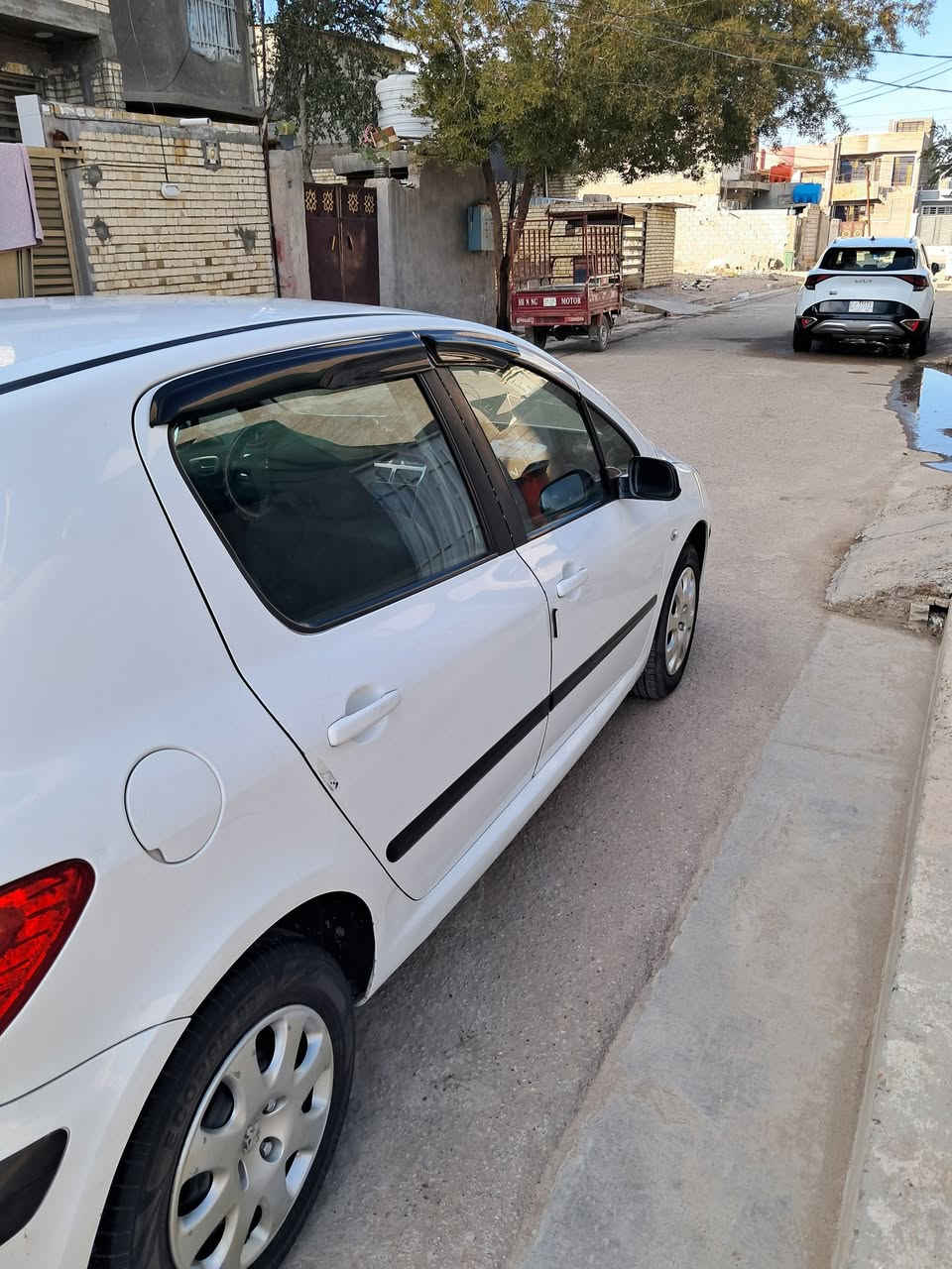 السلام عليكم بيجو 307 موديل 2006 رقم بغداد دولي السياره بأسمي السياره ع البلاد كير وكهربائيات ممتازه تدفئه وتبريد شغالات  كاميرا اماميه وكاميرا خلفيه  وشاشه ممتازه سياره جاهزه السعر 60
العنوان بغداد المحموديه 
الاتصال على الرقم  *********** بيه واتساب
