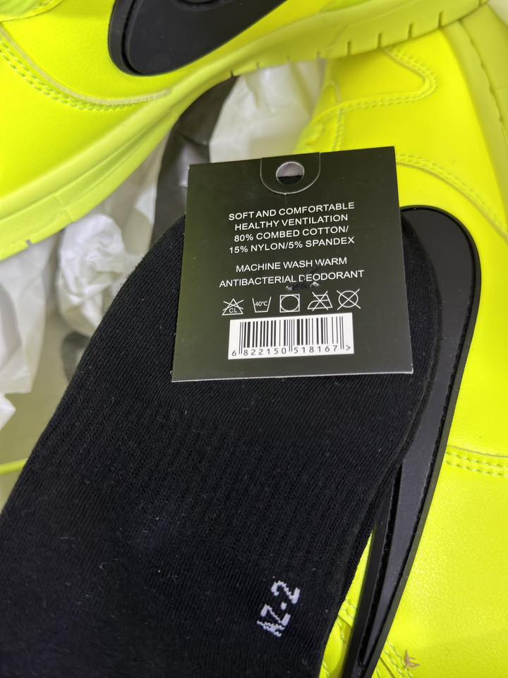 قياس 41
صناعه اندونيسيا / اصلي 💯


**إذا كنت صاحب هذا الإعلان وتريد حذفه لأي سبب، رجاءا أرسل رسالة إلى الدعم الفني**