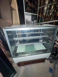 عارضه كيك للبيع استخدام أسبوعين السعر 900الف  لتواصل 07722274530