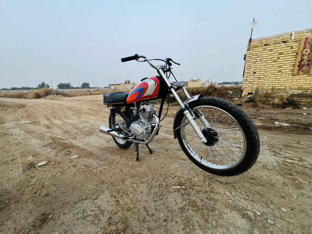 سلام عليكم دراجه البيع شاصي ١٤نامه برو تعميره بشهر ١٢دراجه خير من الله  شوفت عينك السعر ٩٥٠وبيه مجال قليل اوراق الدراجه اوصولي. مامتواجد خاص هذا رقمي ***********
