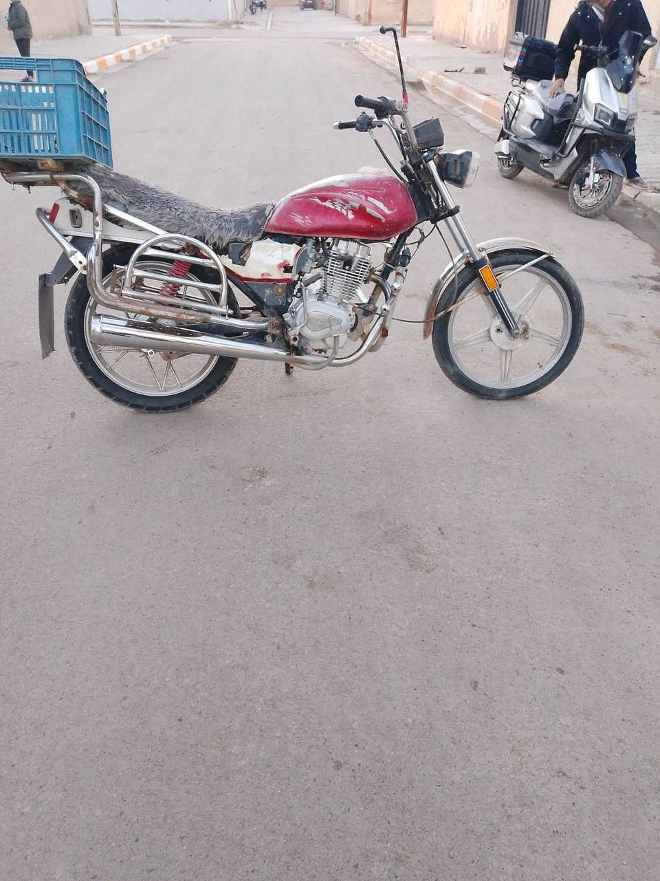 دراجه فيوم للبيع مفتوحه مره وحده السعر 200وبيها مجال بسيط الي يريدها الاتصال عل رقم ***********بس الشراي يتصل
