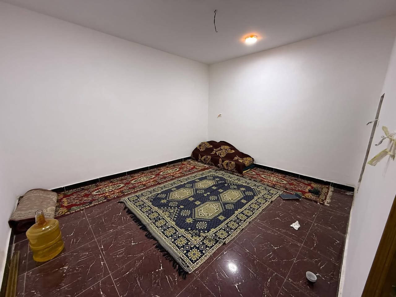🏠بيت للبيع
📍حي الصادق شارع العوادين 

📐مساحه ٣٠٠م

🕍الطابق الاول :٢ غرف استقبال صاله مطبخ صحيات ٢ منور٢  طارمه حديقه 

🏯الطابق الثاني : ٤ غرف صاله 

#مكتب_الشراع_للعقار

📍الشوملي تقاطع زكي مقابيل صيدليه شيماء

🔺بيع وشراء العقارت 🔺إداره إملاك🔺إيجار🔺إستثمار
🔺نبيع عقارك بأسرع وقت وبأفضل سعر
🔺ثقتكم اساس نجاحنا..وخدمتكم أولويتنا...
🔺فرص عقارية مدروسة.. وخطوات ثابتة نحو النجاح
🔺خبرة وثقة للبيع والشراء والتأجير
🔺إمانه🔺مصداقيه🔺إلتزام

📞للإستفسار 

***********☎️
***********☎️
***********☎️
