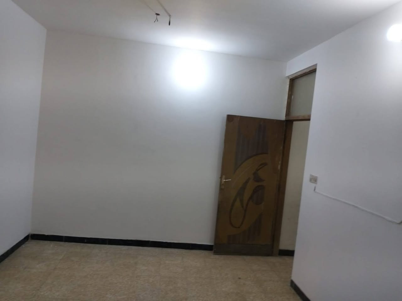 مشتمل للايجار 350 الف
طابق اول المكان جميلة الثانية قرب ملعب الهدية يحتوي على غرفة نوم وحدة يكفي لعائلة صغيرة
للتواصل فقط وتساب ***********
