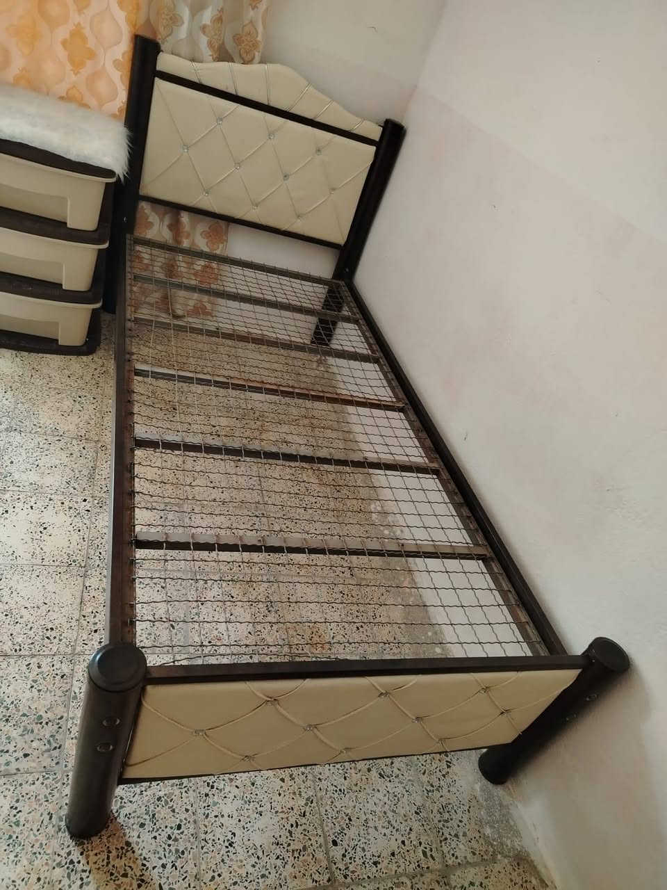 بسم الله الرحمن الرحيم توكلنا على الله أغراض البيع
مبرده السعر ٧٥
ثلاجة حجم كبير السعر ١١٠
ميز مرايه صاج السعر ٣٥
سرير حديد السعر ٤٥
بوفيه تزكام ٢ متر السعر ١٥٠
العنوان زويريجات التأميم قرب جامع الصادق إلى على شارع العام


**إذا كنت صاحب هذا الإعلان وتريد حذفه لأي سبب، رجاءا أرسل رسالة إلى الدعم الفني**