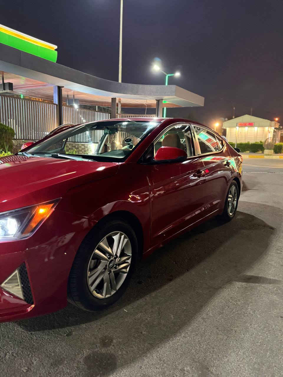 السلام عليكم
النترا 2019 وارد امريكي
السيارة رقم بغداد بغداد خصوصي مشروع وطني تتحول باي محافضة 
الغنوان كركوك
بطاقة بانزين بيها(لسكنة كركوك ، صلاح الدين والموصل)
مواصفات السيارة
شاشة كبيرة بنظام ابل كاربلاي واندرويد اوتو 
عداد ديجتال 
تحكمات ستيرن جهتين
وضعيات قيادة 
(Normal, sport, smart) 
محرك 2.0 دوش بي خيط بخار بسيط والكير شرط
بلكات جديدة 
حدادية ودسكات كله مبدل جديد
تخم تايرات جديد
اضافة منضومة ليد من مركز شاهين للاضاءة (300$) 
سنوية لل 2026 شهر 9
ممشى السيارة 78 ميل

السونار موضح الضرر بالسيارة والصور حادثها بامريكا
السعر 115$ بي مجال بسيط للشراية
الرقم: ***********
