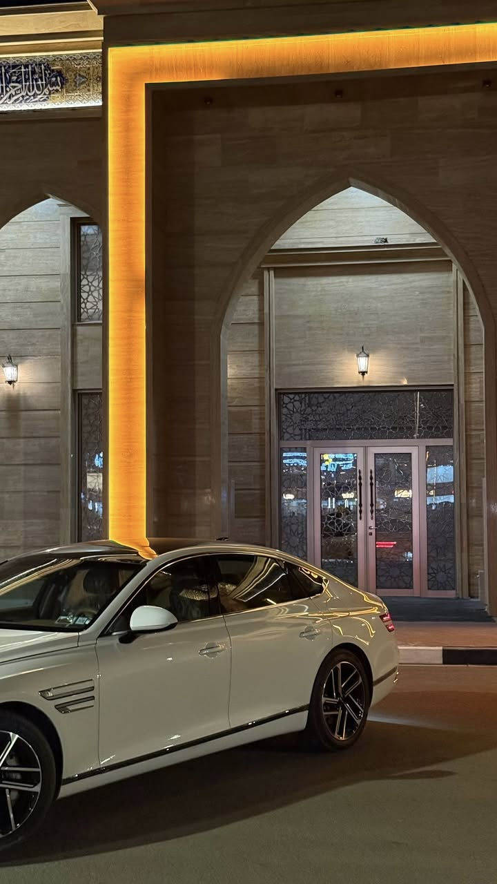 السلام عليكم 
جنسس g80 2025 فول اوبشن اربعه سلندر
 داخله كتاب شهداء 
ماشيه فقط 10 الاف كيلو 
حادث فقط تبديل جاملغ فقط 
ايرباكات كامله سليمه 
مواصفاتها فول للأخير 
جلد تدفئه تبريد خزن كشنات 
شاشه متصله + شاشه تبريد 
انضمه قياده + حساسات امامي خلفيه 
كاميرا خلفيه + رادارات 
رادار امامي وخلفي وجانبي 
وقوف ذاتي تحذير الخروج عن المسار
قياده شبه اليه 
نقاط عمياء + رادار تفاعلي 
مثبت سرعه ذكي متكيف مع الشارع 
نضام التعليق( حداديه ) ذكي كهربائي 
بانوراما + برده خلفيه + تدفئه كشنات خلفيه 
ترحيب مرايا جانبيه + كشنات 
صندوك كهرباء
تحكم مكان الستيرن كهرباء 
لايت امامي ٢٤ عدسه للتك الواحد
بك لايت لد 
مكينه 2500 توربو 300 حصان تقريباً 
كير ماوس + ماوس تحكم بالشاشه 
بصمه ( تتعرف عليك السياره من بصمه اصبعك )
نضام دخول ذكي لكل الأبواب 
تشغيل عن بعد 
للأستفسار : ***********
العنوان البصره
السعر : 430 ورقه وبيها مجال قليل
