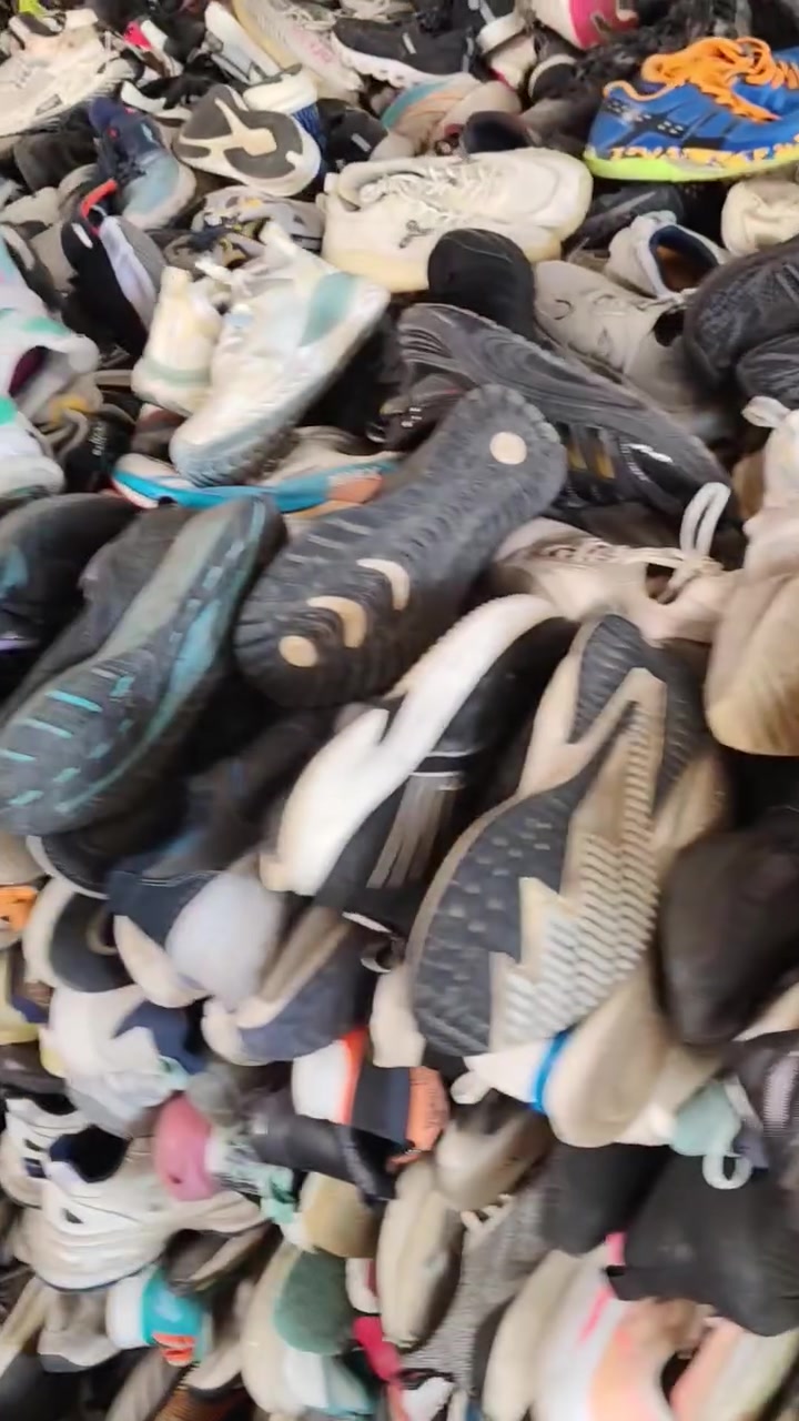 Used Men sport shoes cream men athletic shoes Grade A stock wholesale low price 

 #usedshoesfactory #UsedMenSneakers #Iraq
 #Mensportshoes #Mentekkies
 #Menathleticshoes #soccers
 #Menleathershoes #usedsandalshoes #旧鞋厂批发


**إذا كنت صاحب هذا الإعلان وتريد حذفه لأي سبب، رجاءا أرسل رسالة إلى الدعم الفني**