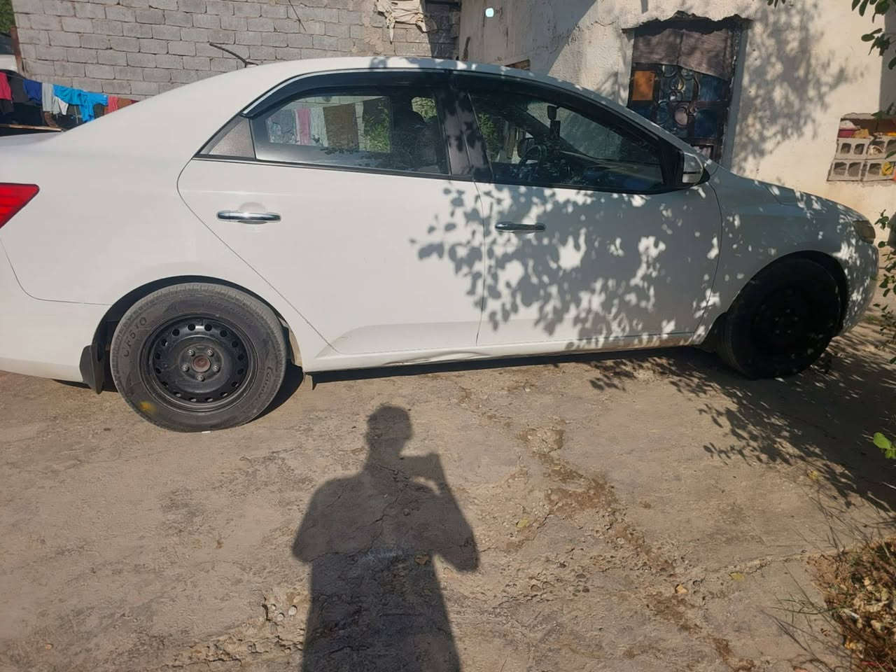 السلام عليكم البيع سيراتو موديل ٢٠١٢ رقم اربيل بسمي محرك 1600 كير محرك كفاله بيها صبغ باب خلف السايق رش بدون ضربه مواصفات حساسات خلفي اشاير بل مري تحكمات ستيرن شفتات تدفئه تبريد بيانو لمس ثلج  السعر ١٠٥ مكاني بغداد ابو غريب ***********
