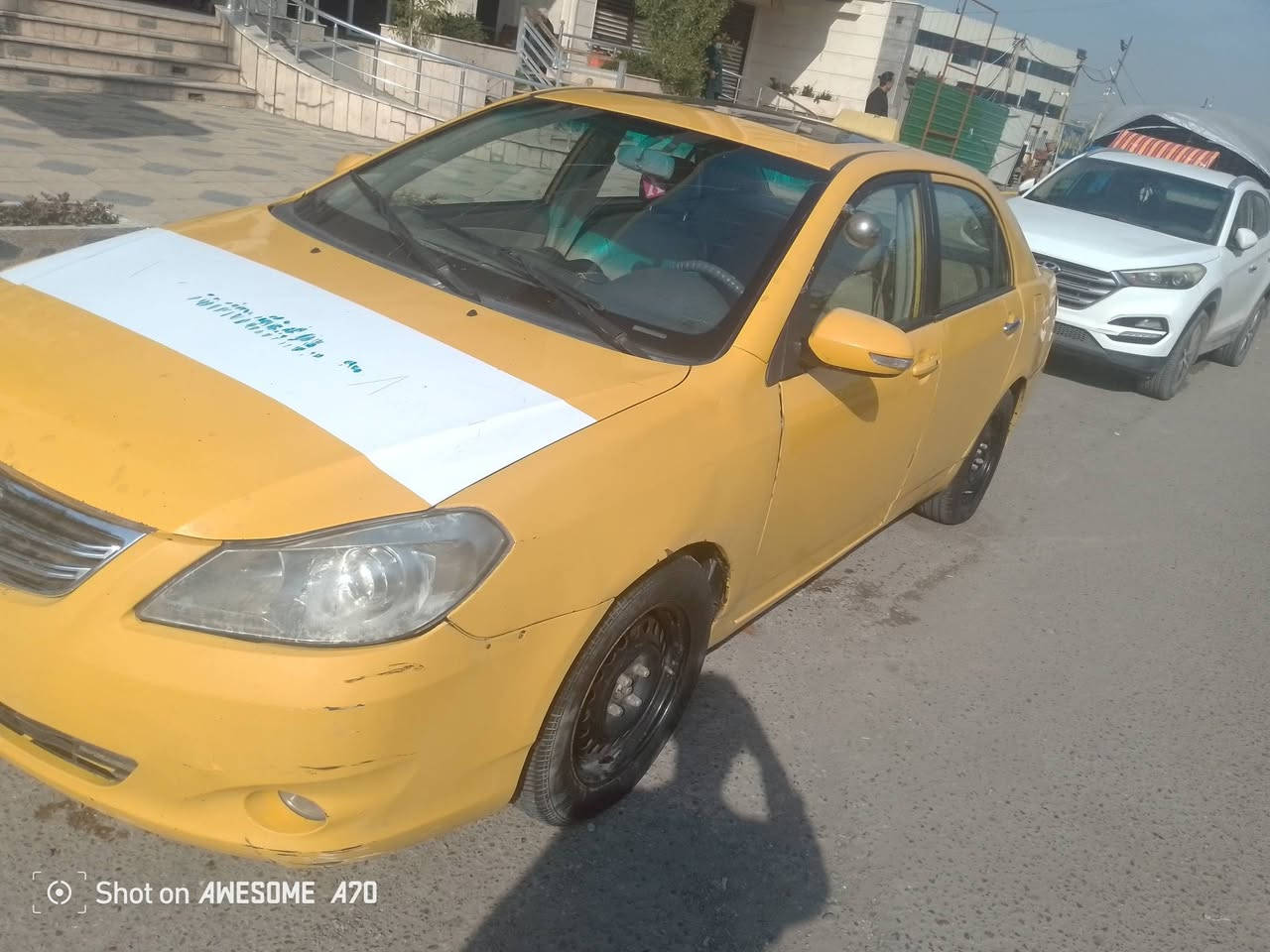 السلام عليكم بي واي دي 2015. 

مكينه جديده قبل شهرين بدلتها 
بيه باب خلفي وجاملغ خلف السائق

عليها غرمات وهيئه كلها عليه

سعرها 45

***********
