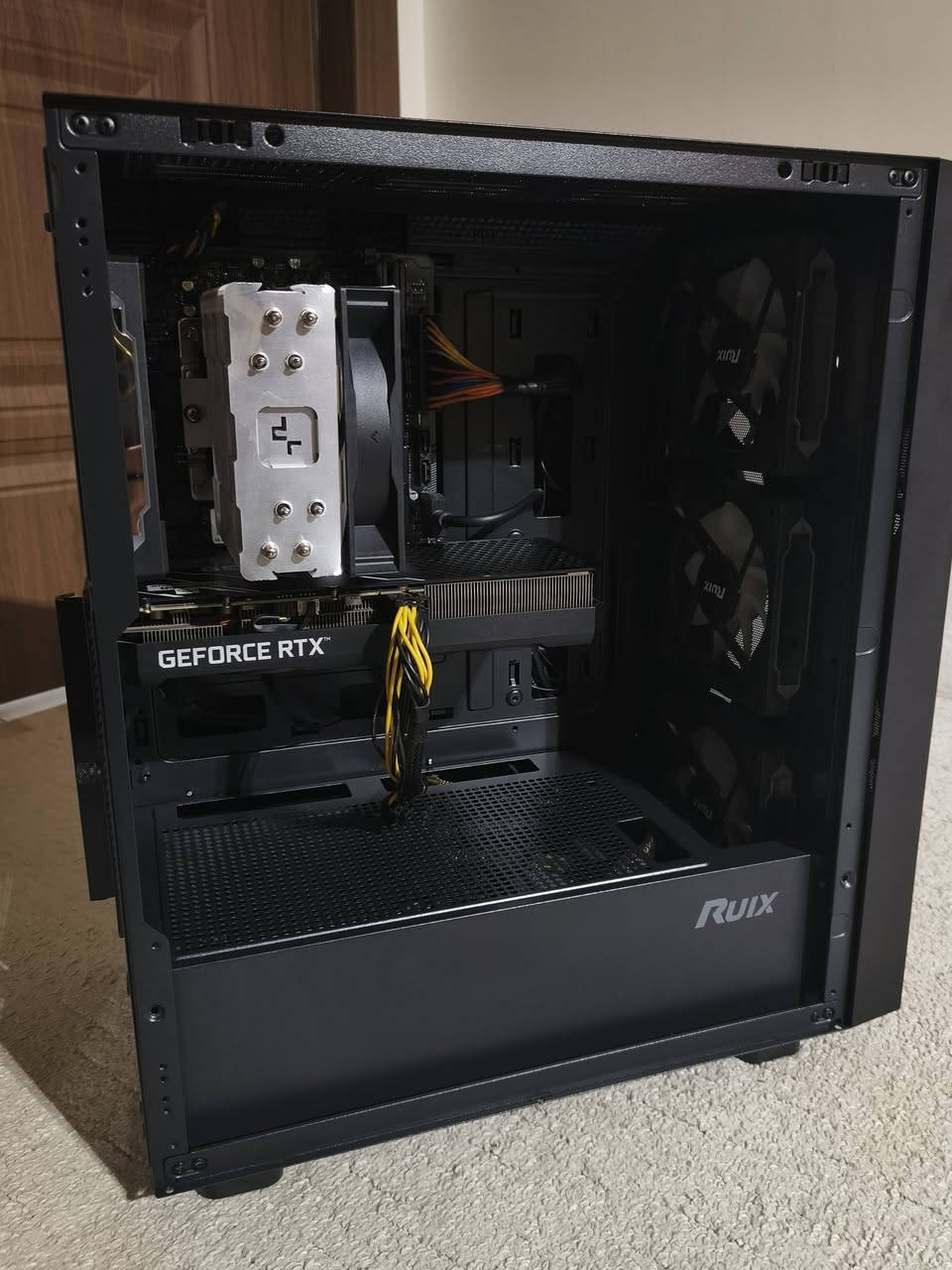حاسبه للبيع ٩٥٠ الف قفل
المواصفات : 
 كارت RTX 3060ti GALAX 
معالج i5 12400f 
بورد H610M K D4 
رامات PUSKILL DDR4 16GB 3200MHZ 
هارد M.2 SKhynix 512gb gen4 
Power 650W 
سعر الحاسبه ( فقط كيس ) 950 الف 

متوفر توصيل كيس نظيف كلشي موضح بالصور


**إذا كنت صاحب هذا الإعلان وتريد حذفه لأي سبب، رجاءا أرسل رسالة إلى الدعم الفني**