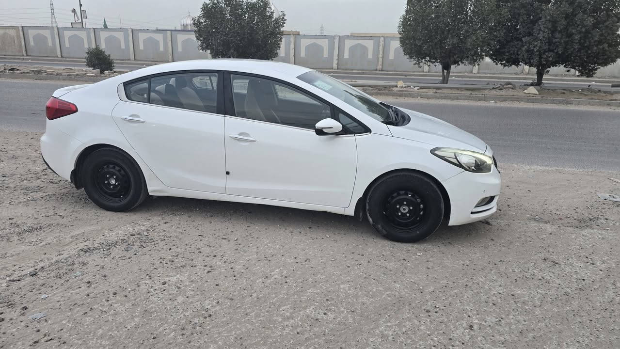 سلام عليكم سياره مديل 2013كفاله بيه طخ بل دعميه الخلفيه سنويه 2028  السعر 125رقم اربيل هاتف ***********
