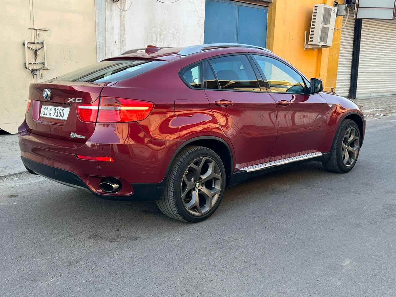 🚗 BMW X6 موديل 2009 للبيع – بغداد / مدينة الصدر
موديل 2009 للبيع – بغداد / مدينة الصدر
 • المحرك: 6 سلندر N54
 • السعة: 3.5 توربو
 • المشي: 183,000 كم
 • المدينة: بغداد – مدينة الصدر

🔧 الحالة الميكانيكية:
 • المكينة ممتازة جدًا
 • منظومة الماء والتبريد جديدة بالكامل
 • كير تبريد + حساسات جاهزة
 • الجير شغال تمام
 • الفور ويل ملغي

🛞 المواصفات:
 • ويل كب حجم 20
 • الإطارات الخلفية تو سايز
 • كشنات جلد مغلفات مخمل
 • رقم لوحة مميز

🎨 الهيكل:
 • صبغ حزام فقط
 • بدون حادث

⚠️ ملاحظات (مذكورة للشفافية):
 • فتحة السلايت عاطلة
 • الكاميرا الخلفية عاطلة

💰 السعر:

14,000$ قابل للتفاوض
اتصل ***********
