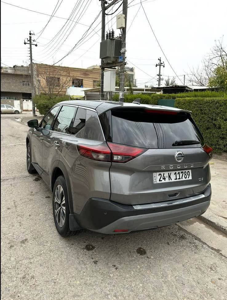 للبيع: نيسان روج (Nissan Rogue) SV - موديل 2021 بحالة ممتازة 🚗✨
فرصة مميزة لاقتناء سيارة عائلية عملية وعصرية، بحالة فنية ممتازة وجاهزة للاستخدام.
🔹 المواصفات:
 الموديل: 2021 - فئة SV.
 المحرك: 4 سلندر (اقتصادي وقوي).
 المسافة المقطوعة: 40,210 ميل فقط.
 اللون: رمادي أنيق.
🔹 الكماليات:
 نظام 5 كاميرات (رؤية محيطية 360 درجة).
 تشغيل بصمة مع دخول ذكي للأبواب الأربعة.
 شاشة عرض كبيرة + مقاعد كهربائية.
 رادار أمامي، خلفي، وجانبي (تنبيه التصادم ومغادرة المسار).
 بريك بصمة مع نظام Auto Hold + أنظمة قيادة متعددة.
 تحكم كامل بالمقود + ويلات كروم مميزة.
🔹 حالة السيارة:
 السيارة نظيفة جداً من الداخل والخارج.
 الأضرار: بونيت مصبوغ فقط، والإيرباغ (مقود) مفتوح.
 الأوراق: السيارة باسمي الشخصي.
📍 الموقع: أربيل.
💰 السعر: 179 ورقة (مع مجال بسيط للمفاوضة).
📞 للاستفسار والمعاينة: ***********
[کوردی]
بۆ فرۆشتن: نیسان ڕۆج (Nissan Rogue) SV - مۆدێل 2021 بە دۆخێکی زۆر نایاب 🚗✨
دەرفەتێکی باش بۆ کڕینی ئۆتۆمبێلێکی خێزانی و مۆدێرن، بە دۆخێکی تەکنیکی زۆر باش و ئامادەیە بۆ بەکارهێنان.
🔹 تایبەتمەندییەکان:
 مۆدێل: 2021 - فئة SV.
 مەکینە: 4 پستۆن (ئابووری و بەهێز).
 ڕۆیشتووە: 40,210 میل تەنها.
 ڕەنگ: رمادی (گڕێ)یەکی جوان.
🔹 ئۆپشنەکان:
 سیستەمی 5 کامێرا (بینینی دەوری ئۆتۆمبێل 360 پلە).
 سویچ بەسمە (کلیل)، چوونەژوورەوەی زیرەک بۆ چوار دەرگاکە.
 شاشەی گەورە + کورسی کارەبایی.
 ڕاداری پێشەوە، پاشەوە و تەنیشت (ئاگادارکردنەوە لە پێکدادان و لادان لە ڕێڕەو).
 برێکی بەسمە لەگەڵ سیستەمی Auto Hold + چەندین شێوازی لێخوڕین.
 کۆنترۆڵی تەواو لەسەر سوکان + ویلی کرۆمی تایبەت.
🔹 دۆخی ئۆتۆمبێل:
 ئۆتۆمبێلەکە زۆر پاکە لە ناوەوە و دەرەوە.
 زیانەکان: بۆنیت بۆیاخە تەنها، ئێرباگی سوکان کراوەتەوە.
 سەنەوی: بە ناوی خۆمە.
📍 شوێن: هەولێر.
💰 نرخ: 179 وەرەقە (کەمێک مەجالی مامەڵەی تێدایە).
📞 بۆ پەیوەندی و بینین: *********** أربيل, العراق
