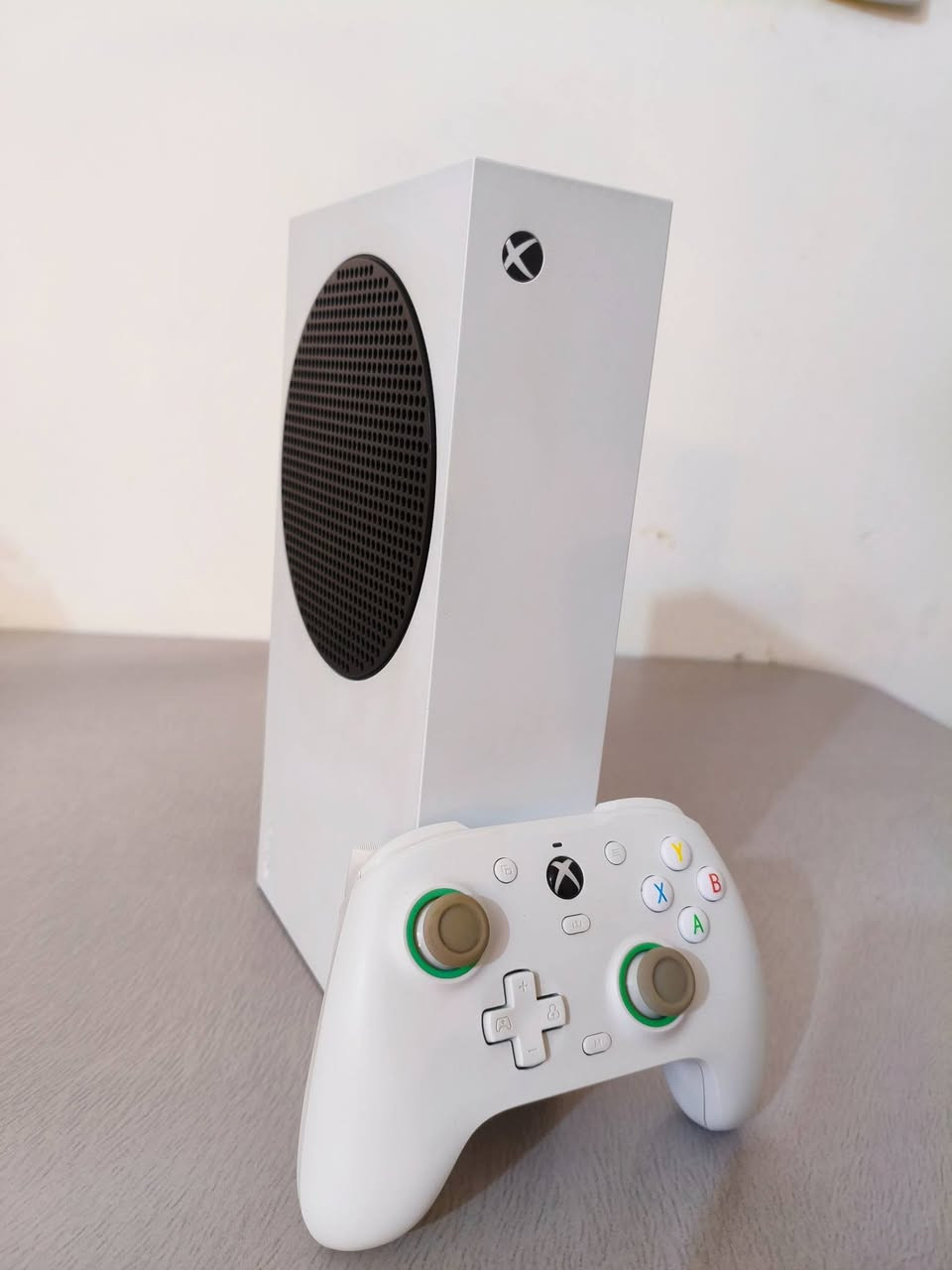 Xbox Series S جهاز

اصدار 2022 نظيف مداخل تصليح ولا مفتوح

Gamesir جوستك وحده احترافيه من شركه

بگير مغناطيسي نسبه العطل فيه قليله الى معدومه استعمال قليل على كد تختيم لعبه وحده.
الجهاز كامل الملحقات مع كارتونه الجهاز و کارتونه.

الجوستك

السعر 380 الف

مكاني بغداد


**إذا كنت صاحب هذا الإعلان وتريد حذفه لأي سبب، رجاءا أرسل رسالة إلى الدعم الفني**