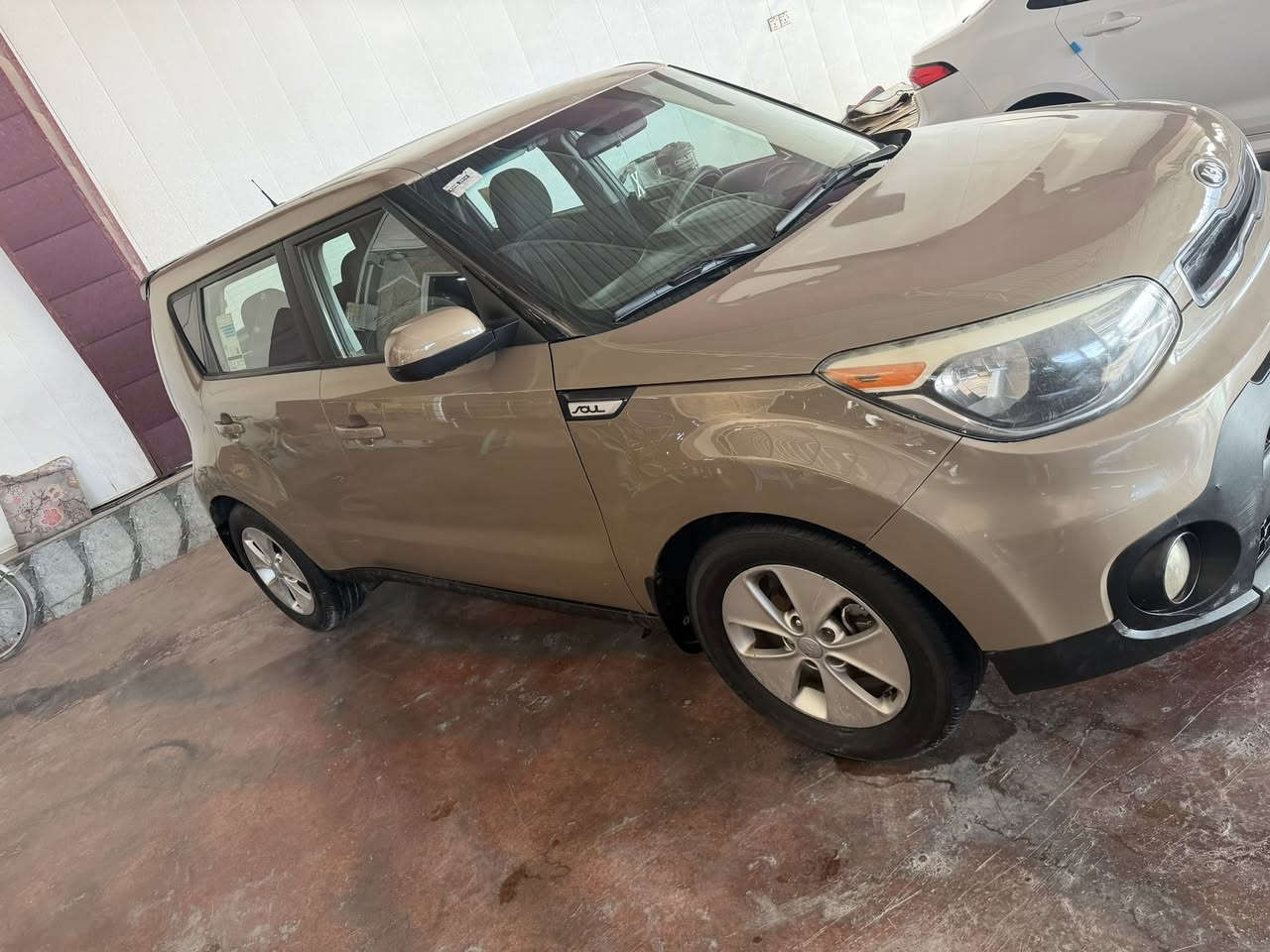 صول 2016  وارد امريكي  رقم بغداد
جاهزه بيها اربع قطع صبغ السعر 98 ورقة  الاتصال  ***********
