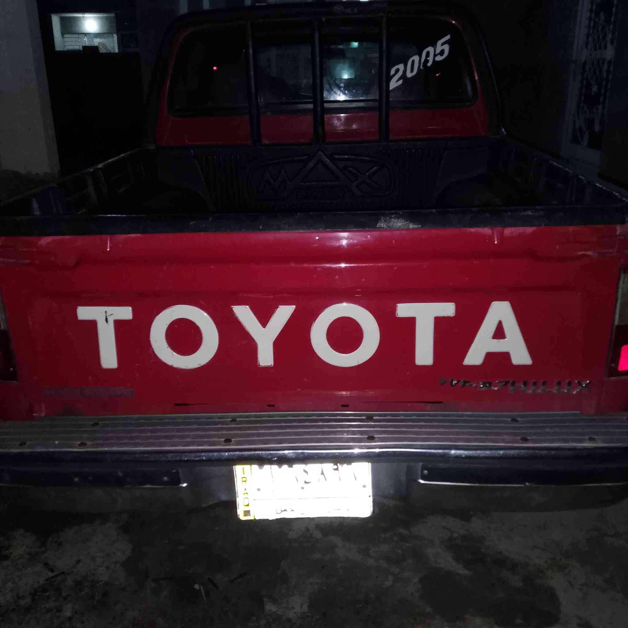 بيكم دبل ال2005 نضيفه مكفوله
بيه ملاحضات بيه بس ضربه بجاملغ سياره حلوه مال جناي
رقم النبار تحويل مباشر العنوان صلاح الدين ضلوعيه 
تواصل علا رقم *********** سعر 115
