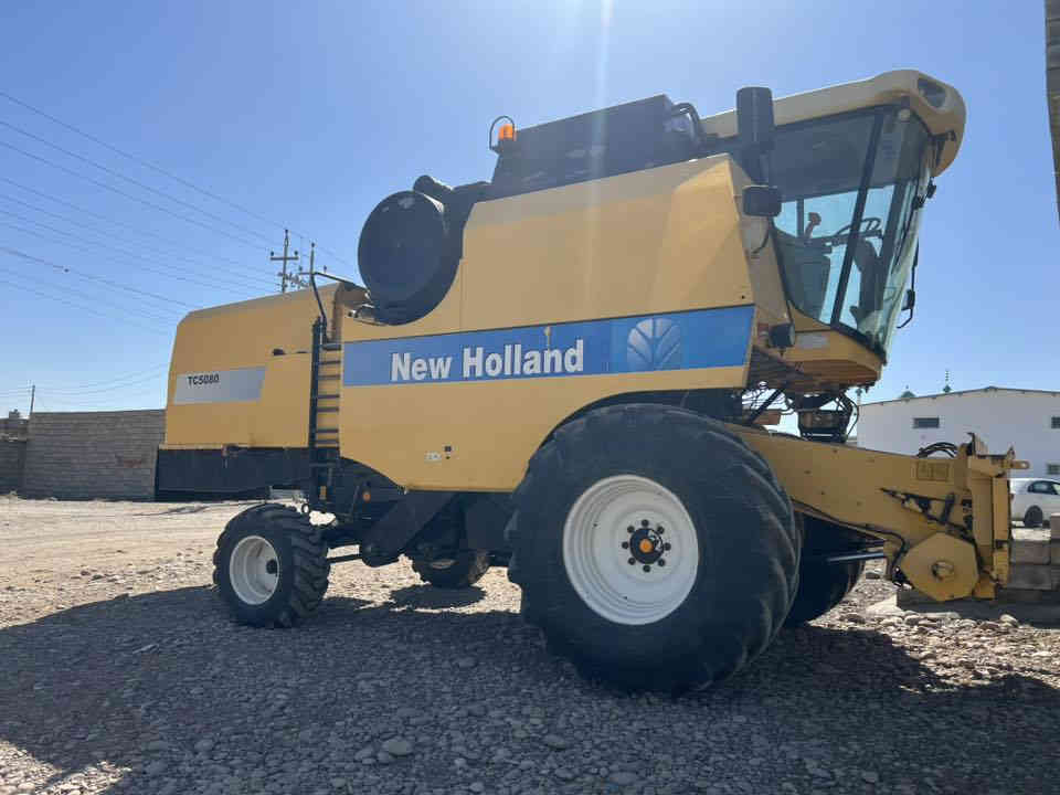 للبیع حاصودە  ٥٠٨٠ مودیل ٢٠١٢فول موسفات  دبل درام  دبل کشن کهیرابای تبلە ٢٠ فوت مدیوما ایداما کامل جاهز 

***********    عنوان قظاء بردرش
