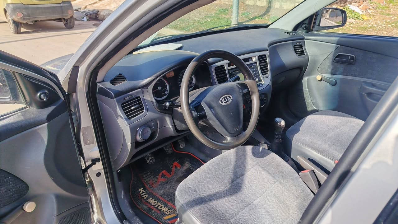 للبيع كيا ريو 2008 كير عادي
محرك وكير شرط 
سياره بدون صبغ 
سنويه جديد 
طخم تاير جديد 
كابون بانزين 
بدون بارد 
سياره عل بلادي 
شرط التحويل
للتواصل 
***********
