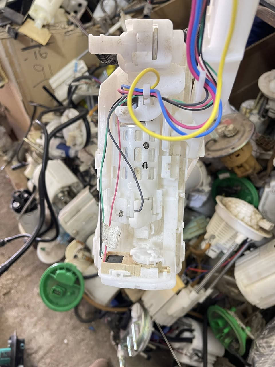 السلام عليكم متوفر قواعد فيت بم اصلي وكاله ياباني راف فور 2019-2024 هايبرد ***********
