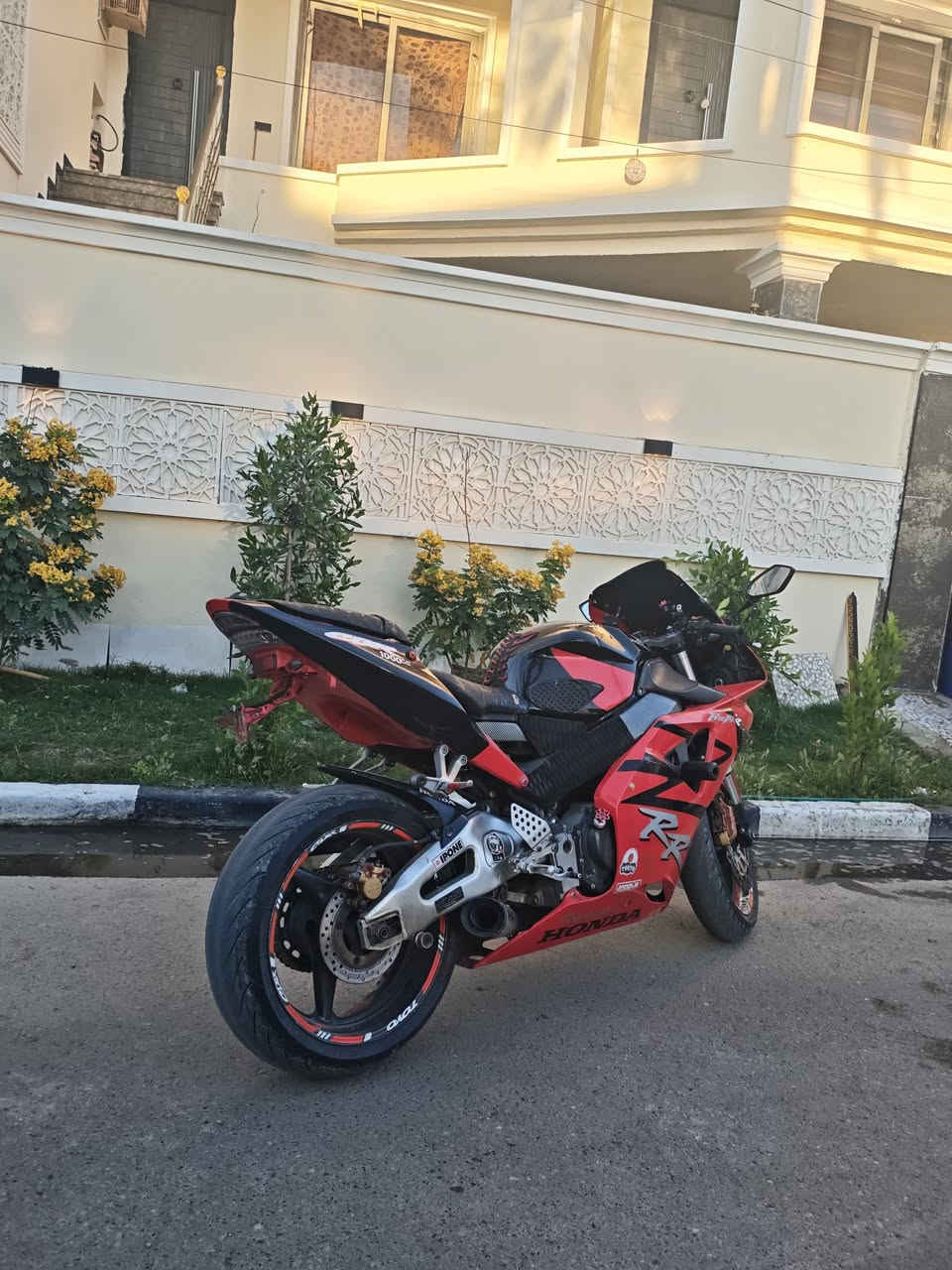 Honda CBR 954RR FireBlade 2003
هوندا دفل 954
للبيع
الدراجة كاملة بدون اي نقص المحرك ما مفتوح ابداً والكهربائيات كاملة والظفيرة بلادية والكفرات كاملة وصالنصة SC project
السعر 25 ورقة
مكاني بغداد
***********
متوفر واتساب ورصيد وخاص
