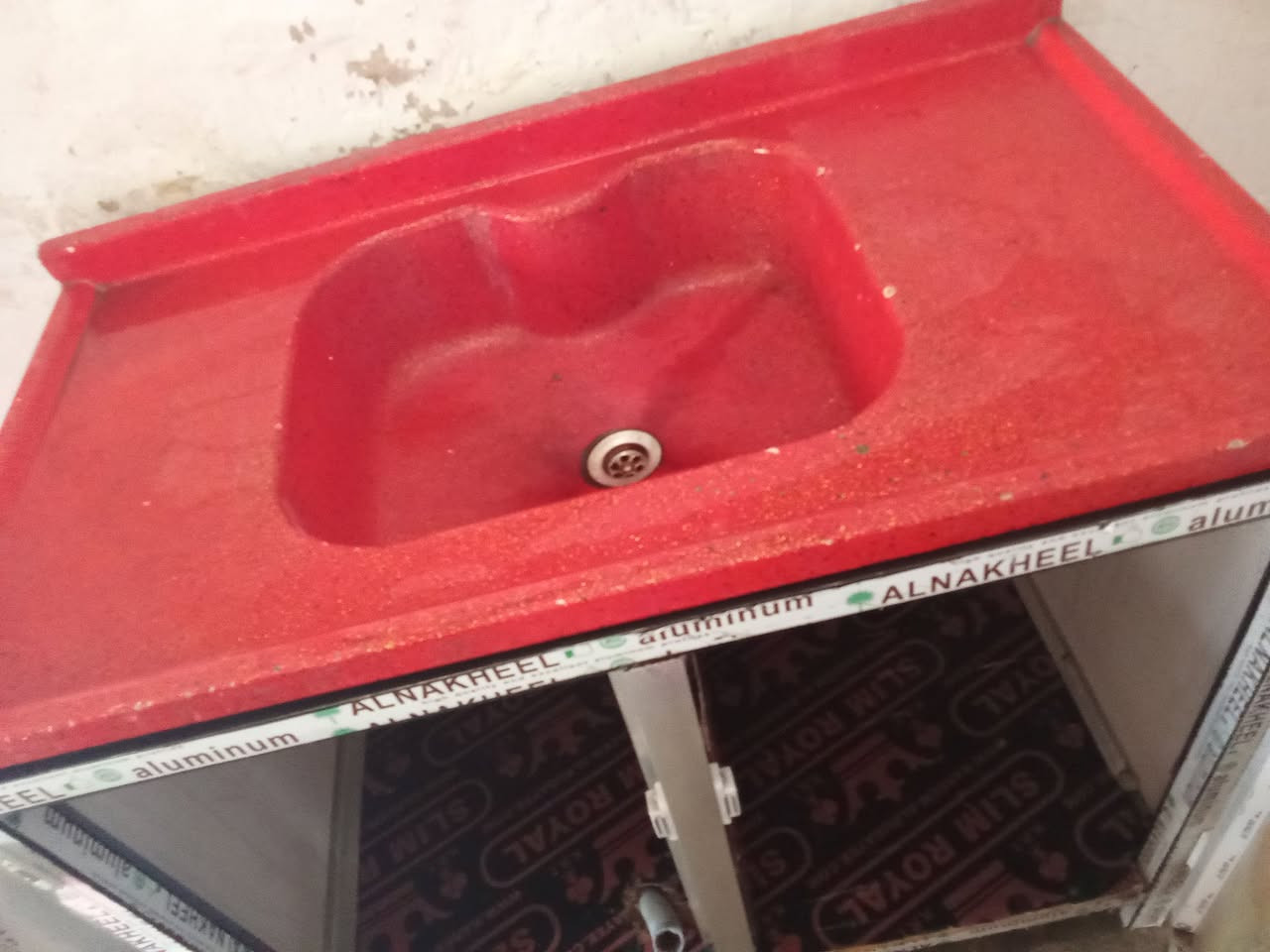 اسلام عليكم اغراض للبيع مكان مسيب الاتصال برقم ***********
