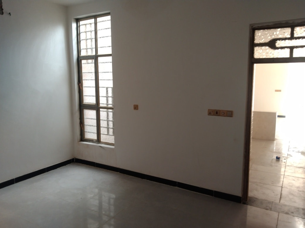 مشتمل للبيع مساحته  100متر 🟥 بناء حديث غير مسكون 🟦
يحتوي على غرفة نوم وهول ومطبخ واستقبال وصحيات داخلية وخارجية وگراچ 🟥 
⬅️⬅️مبني من الطابوق 🔳
⬅️⬅️السقف صب كونكريت 🟦
⬅️⬅️الأرضية والجدران سيراميك 🟥
نوع العقار طابو زراعي مرقم 🟦
السعر/39💸مليون قابل للتفاوض 
العنوان//كوت حي الحكيم الاولى  شارع كالة 🟦

          *******************************
للاستفسار الاتصال على الارقام التاليه ⬇️⬇️
      📳📳*********** 📳📳
      📳📳*********** 📳📳
      📳📳***********📳📳 
    
مكتب دلالية اهل الديرة للعقار 🏨🏡
