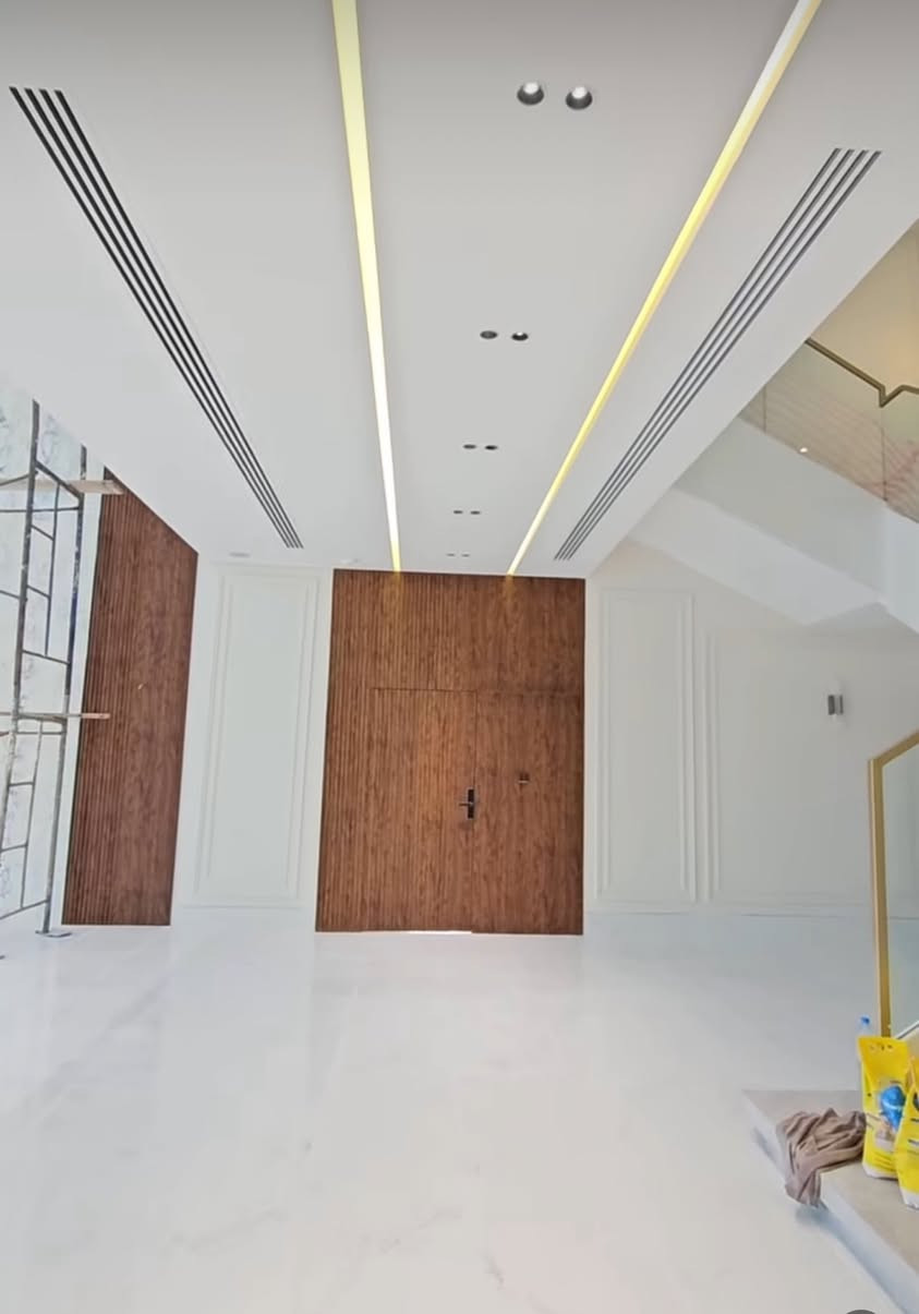 نقدم لكم كل ما هوة جديد في عالم الديكورات الداخلية بأحدث التصاميم العصرية مع التنفيذ بأمهر الكوادر من فنيي جبس وصباغين محترفين وبأشراف المهندس مهدي الطائي 
***********
