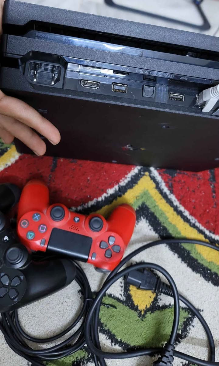 السلام عليكم بلي فور برو ياباني واحد تيرة فور كي نضام 11.00 تهكير  قطعه موقرص لاتخرب العدسه بمرور الوقت ولاشي جهاز نضيف مكفول من الفتح العطل الصوت جهاز مستخدم قليل (بي 20 لعبة) وبعد يتحمله ليعجبك سعره ٣٠٠ وبي مجال بسيط مكاني الشعب بغداد, العراق


**إذا كنت صاحب هذا الإعلان وتريد حذفه لأي سبب، رجاءا أرسل رسالة إلى الدعم الفني**