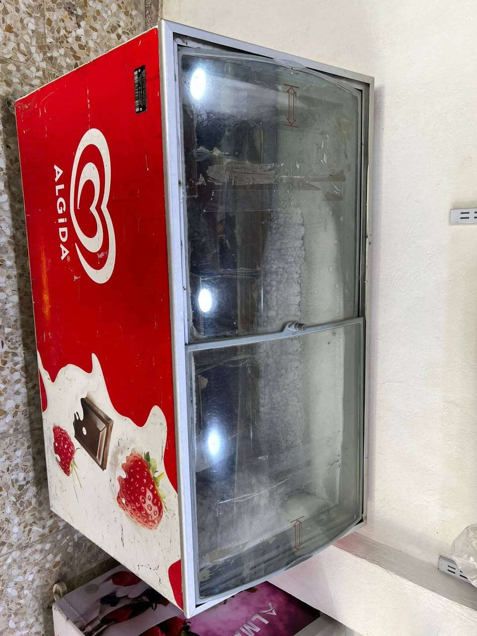 السلام عليكم
للبيع 
مجمده طرحية
السعر 250 
مكاني نجف كوفة
الهاتف/***********
