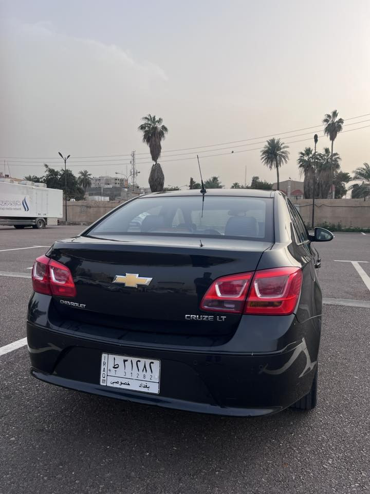 شوفرليت كروز 2016 فول فول مواصفات
سيارة خليجي 
ماشية 100 الف كيلو 
تحكم ستيرن جهتين 
شاشة وكاميرا بلادي 
فتحة سقف وبصمة تشغيل 
رادار جانبي مع اشاير بالمري 
4 بصمات للابواب 
كشنات جلد بلاد 
مكينة 1800 
قطعتين صبغ فقط بدون ضرر
رقم بغداد 
مكان السيارة حي الجهاد 
السعر 92 وبيهه مجال 
رقمي : ***********
