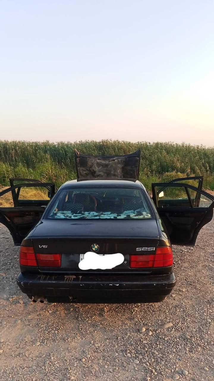 بي ام دبليو موديل 91 وارد ياباني سنوية غير منتهية اصدار جديد رقم ديالى باسمي انكليزي محرك وكير مكفولات محرك مسكر عدلة كير اوتوماتيك مصبوغة عام صدر جديد تايرات جدد باتري جديد تبريد شغال كهربائيات شغالة تراي وين ماتريد السيارة خير من الله مكانهة ديالى السعر 55 وبيهة مجال ***********
