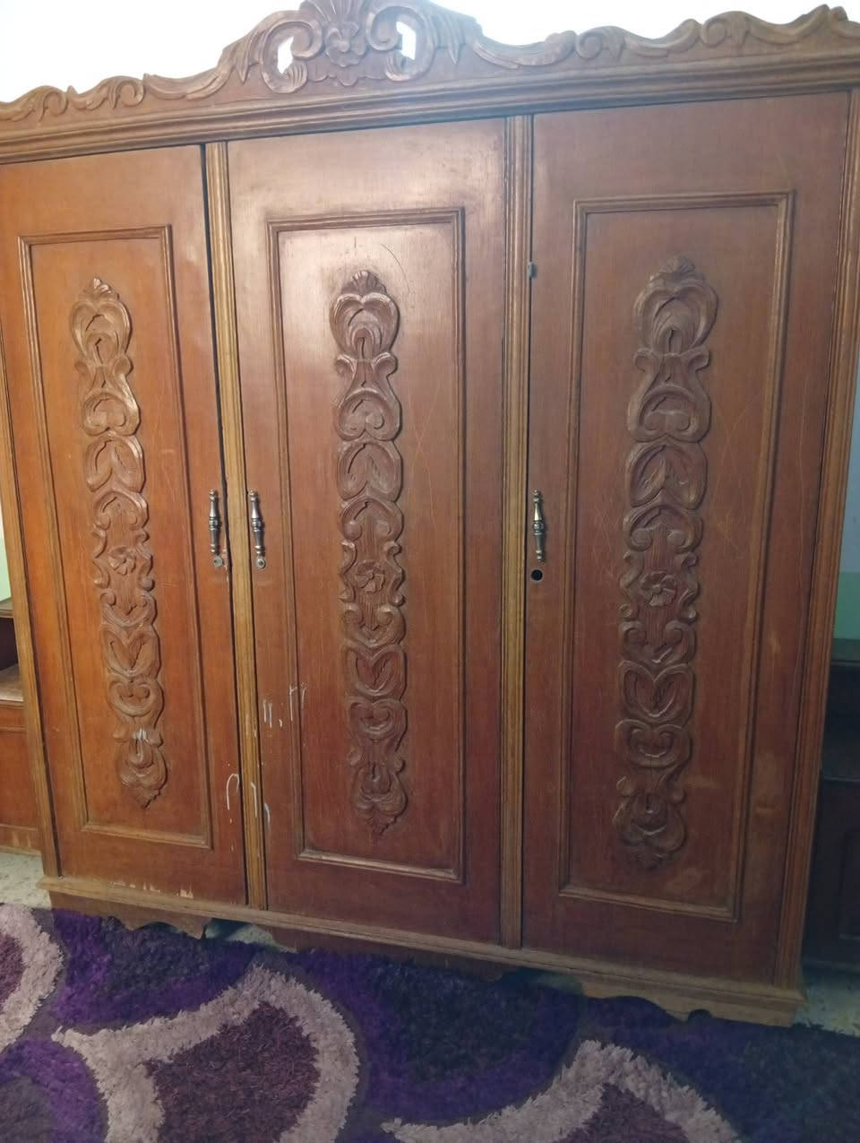 للبيع...بوفية شغل درجة أولى الطول 8فوت ..كنتور 3 باب صاج تخم قنفات ملكي 10 نفرات...سيت طبلات ذهبي السيت 5قطع.. الاتصال على الرقم ***********
