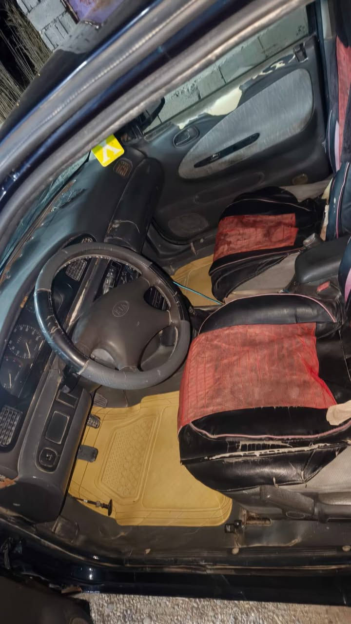 سلام عليكم 
سيفيه موديل 93
سياره مصبوغه عام جماليه 
كير محرك فول 
كير عادي رقم بغداد 
مكان سياره الانبار الكرمه
***********
