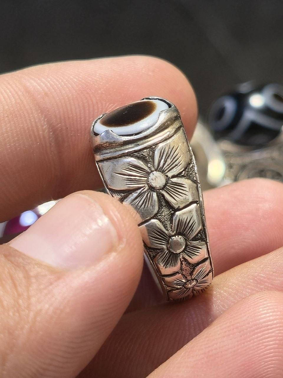 للأمانة قطعة تحفة بس مجهولة المصدر والصياغة شوفة عينك نظافة وابداع .. تيكتوكawa._95


**إذا كنت صاحب هذا الإعلان وتريد حذفه لأي سبب، رجاءا أرسل رسالة إلى الدعم الفني**