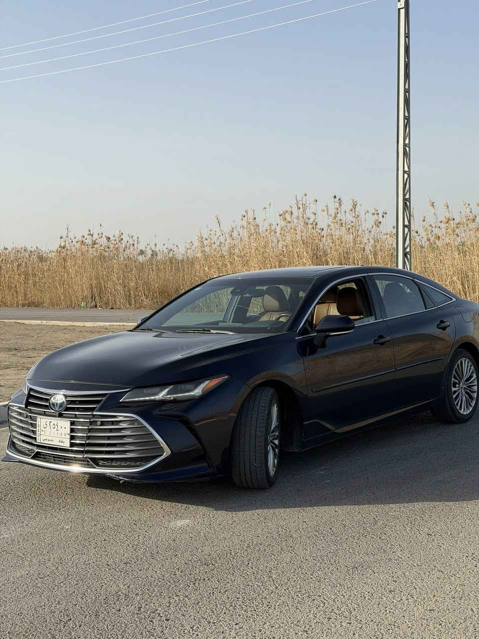 أفلون موديل ٢٠٢٢ فئة لمتت  هايبرد محرك ٤ سلندر ٢٥٠٠ اعلى مواصفات فل سياره ضرر غرق كلشي ما مبدل بيها سياره نو مسج ماشيه ٥٠ الف كيلو الصراحه اكو سيارات غركانه ما تصحه و اكو سياره تجيبها على حضك كلشي لوز 
مو لان سيارتي بس حقيقه السياره كلشي مابيها شغاله و عطل واحد مصار عندي من جبتها لحد هسه 
اني استوردتها على ايدي 
بنيد مفاتح السياره قطره صبغ مابيها السياره كبس من البنيد للجنطة دينار واحد متصرف عليها 
بيها ملاحضه صغيره انطخت عندي بالجاملغ الخلفي على كد شبر و رجعته بارد بدون صبغ و مختفي ما مبين 
و السياره نصبتها احلى من الصور 
شرط السياره اديربها كله عادي و نشاط فول و دوانز مستحيل تسمع سياره كلش نشطه و كل ١٥ يوم افولها ب ٢١ الف بس 
مواصفات 
رادارات ٣٦٠ درجه 
كاميرات ٣٦٠ درجه 
نقاط عمياء 
عزل فول 
كشنات و ردكه جلد جوزي 
سماعات jbl ١٤ سماعه + مضخمات ٢ 
تدفئة و تبريد كشنات اماميه 
تدفئة كشنات خلفية 
تحديد مسار 
مراقبه العين اذا غفيت السياره تنبهك 
حساسات اماميه توقف ذاتي 
حساسات خلفيه توقف ذاتي 
دسكات خلفية كهربائية 
جنطه تفتح كهرباء 
فتحه سقف 
قطعتين تبريد 
شاشه تدعم كار بلي و اتو كار 
تخشيب ابوب اربعه و دشبول 
لون كحلي غامق 
اربع جامات البيبان دبل جام + الجامة الاماميه + الخلفية  كله دبل جام 
تحكم ستيرن 
 هيدن ديسبلي ( تعرض السرعه و الرون و الكير و البوصله و +…….. على الجامه الاماميه ) 
تخم تايرات جدد 
تخم دسكات جدد وكاله 
هواي موصفات بعد بيها بس مجاي اذكر بعد 
مكاني بغداد الدوره 
السعر ٣٢٠ورقه 
٣٢ الف دولار 
*********** 
***********
