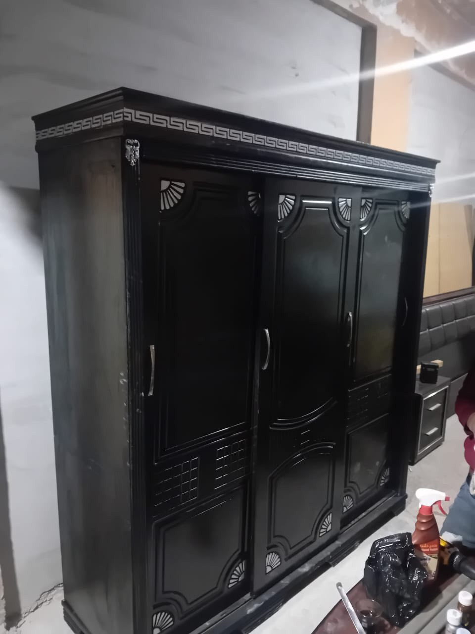 خزانة ٣ بواب وتخت مفرد ونص وبيرو والمراي موجودة تبع البيرو نضافة توب السعر مليونين ونص


**إذا كنت صاحب هذا الإعلان وتريد حذفه لأي سبب، رجاءا أرسل رسالة إلى الدعم الفني**