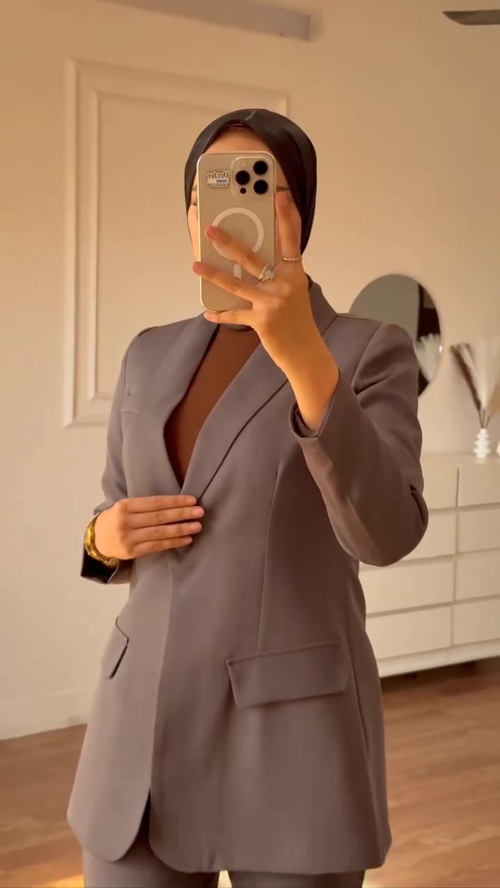 وصلتي عيني 👁️ #اجمل الموديلات✨ 
#وافخم الخامات👗يمنا وبس🙋🏻‍♀️ 🤭

بنطرون كيلوت  + ستره  

نوع القماش //  دابل  خامه تركيه 
القياسات / 40 - 42 - 44 - 46 - 48 - 50 

السعر//40 
طول الستره 80 سم ✨ 
متوفر ب 5 الالوان 🌈

نيلي 
اسود 
رصاصي 
بيجي 
تركوازي
متوفر توصيل جميع محافظات العراق 🚙 

#ملااااحضه فحص القطعه اي خلل ترجع بيد المندوب ودللي❤️


**إذا كنت صاحب هذا الإعلان وتريد حذفه لأي سبب، رجاءا أرسل رسالة إلى الدعم الفني**