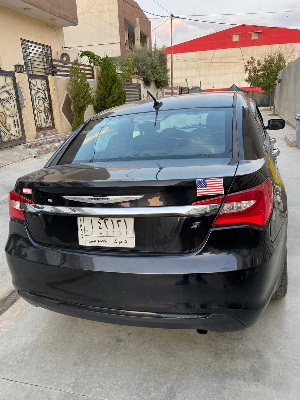 سلام عليكم
C200موديل ٢٠١٤ سنوية بسمي بس باقي استلم لوحات بيها ٣قطع صبغ بدون دواخل محرك ٤ شرط التحويل والغرامة يعني السيارة مشروع وطني وين متريد تتحول تايرات جديدة باتري جديد 
مكاني كركوك  
سعرها 85$ 
***********
***********
