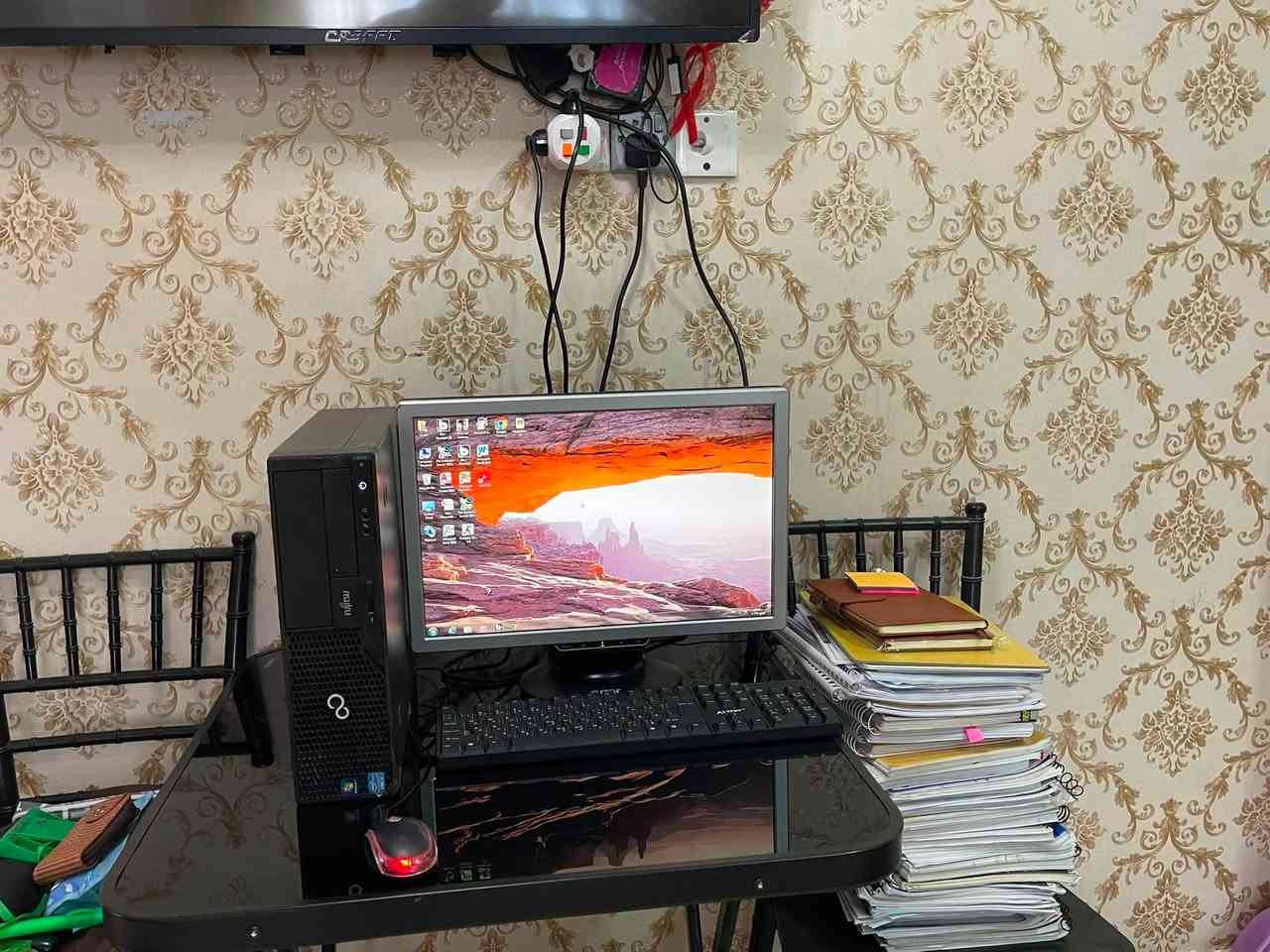 سلام عليكم 🫡 

للبيع حاسبة وكيس 
Windows 7
المعالج Cor i3
نوع التخزين ssd
(كاملة مابيها نقص )
بيها لعبة gta san andreas و Counter-Strike 1.6 و بيس ٢٠١٣ 
السعر ٧٠ الف وبيها مجال 
موجود خدمة توصيل فقط بغداد 🚚 
التواصل 👇 
***********
