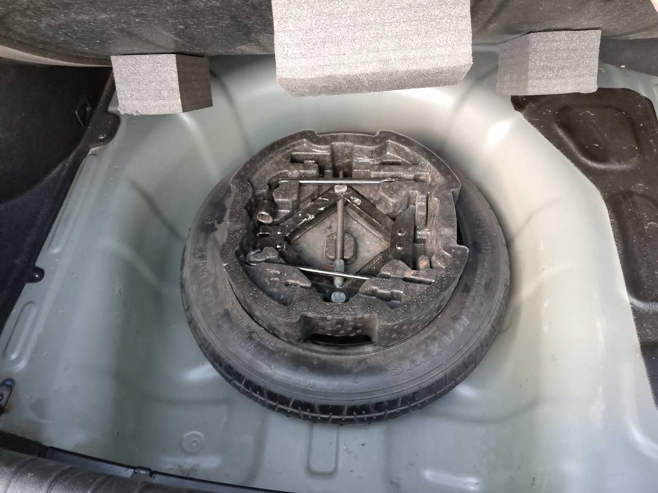 السلام عليكم كيا ريو للبيع 2020رقم نينوى سياره كود واحد امبدل بيها كملغات بدون داخل كير محرك شرط  
***********

***********
