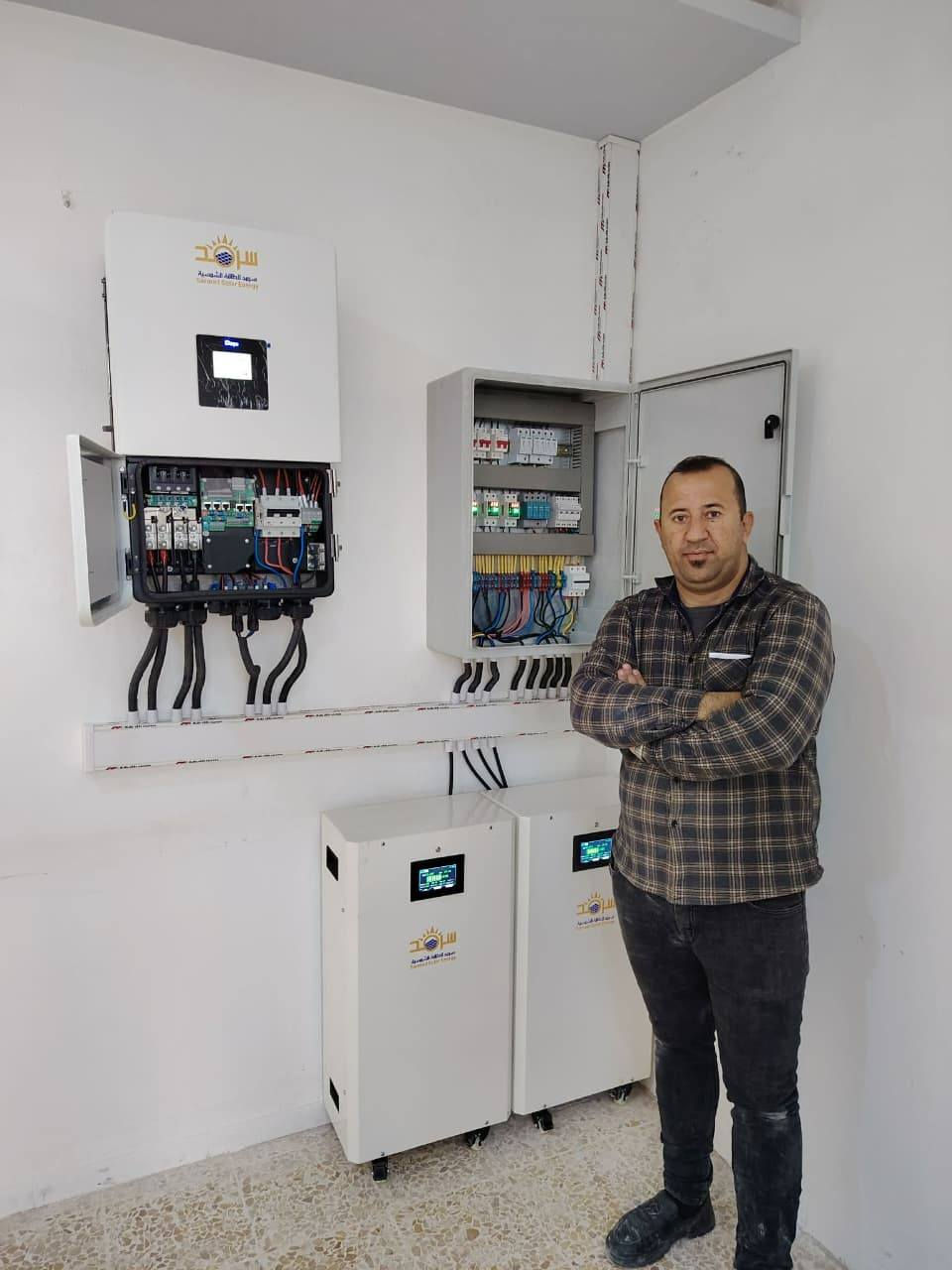 تم تجهيز وتنصيب منظومة طاقة شمسية ( تجاري )
بقدرة 16940W اي مايعادل (70Aنهاري – 40A ليلي )
في الموصل / محطه الريف العربي

وتتكون المنظومة من :
• ألواح شمسية عدد ( 28 ) بقدرة 605W نوع LONGI
• انفيرتر عدد ( 1 ) نوع Deye العملاق
• بطارية ليثيوم عدد ( 2 ) حجم 16K نوع فولت كايد حصرا
• بورد AC متكامل من قواعط دورة مع فيوزات مع مانع صواعق ارضي
خدماتنا في منظومة الطاقة الشمسية :
• ضمان الألواح ( 15 ) سنة وتدوم اكثر من ( 25 ) سنة
• ضمان البطاريات ( 5 ) سنة وتدوم اكثر من ( 10 ) سنة
• ضمان انفيرتر ( 5 ) سنة وصيانة مجانية ( 1 ) سنة كامله
• اعداد الكشف وتقديم الاستشارة المجانية
• التجهيز والتنصيب والتشغيل

توفر هذه المنظومة حلاً فعالاً ومستداماً لتأمين احتياجات الكهرباء مما يساهم في تقليل التكلفة والحفاظ على البيئة إذا كنت تبحث عن حلول طاقة موثوقة وفعالة , تواصل معنا الآن لتقديم الاستشارة المجانية ومناقشة احتياجاتك الخاصة .

العنوان : فروعنا منتشرة في كافة محافظة نينوى :

ناحية الكوير 

الموصل - حي الرفاعي - سايدين القسم
 
سهل نينوى - سايدين موصل كركوك

للطلب والاستفسار اتصل بنا على الأرقام التالية :
سرمد_
 ***********_***********
*********** -*********** /
*********** -*********** / 
==================================
نذكركم بأن فريقنا الهندسي والفني مستعد لتجهيز وتنفيذ كافة فئات مشاريع منظومات الطاقة الشمسية في محافظتنا العزيزة وجميع اعمالنا مشمولة بالضمان الحقيقي .
سرمدللطاقه الشمسيه 
الوكيل الحصري لـ شركة VOLT GUIDE
جـــودة - ابـتـكـار - ضـمــان
