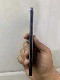 اس ٢٢ بلاس اسود  مكفول من العطل والتصليح  مراوس مع ايفون او بيع 250 وب...